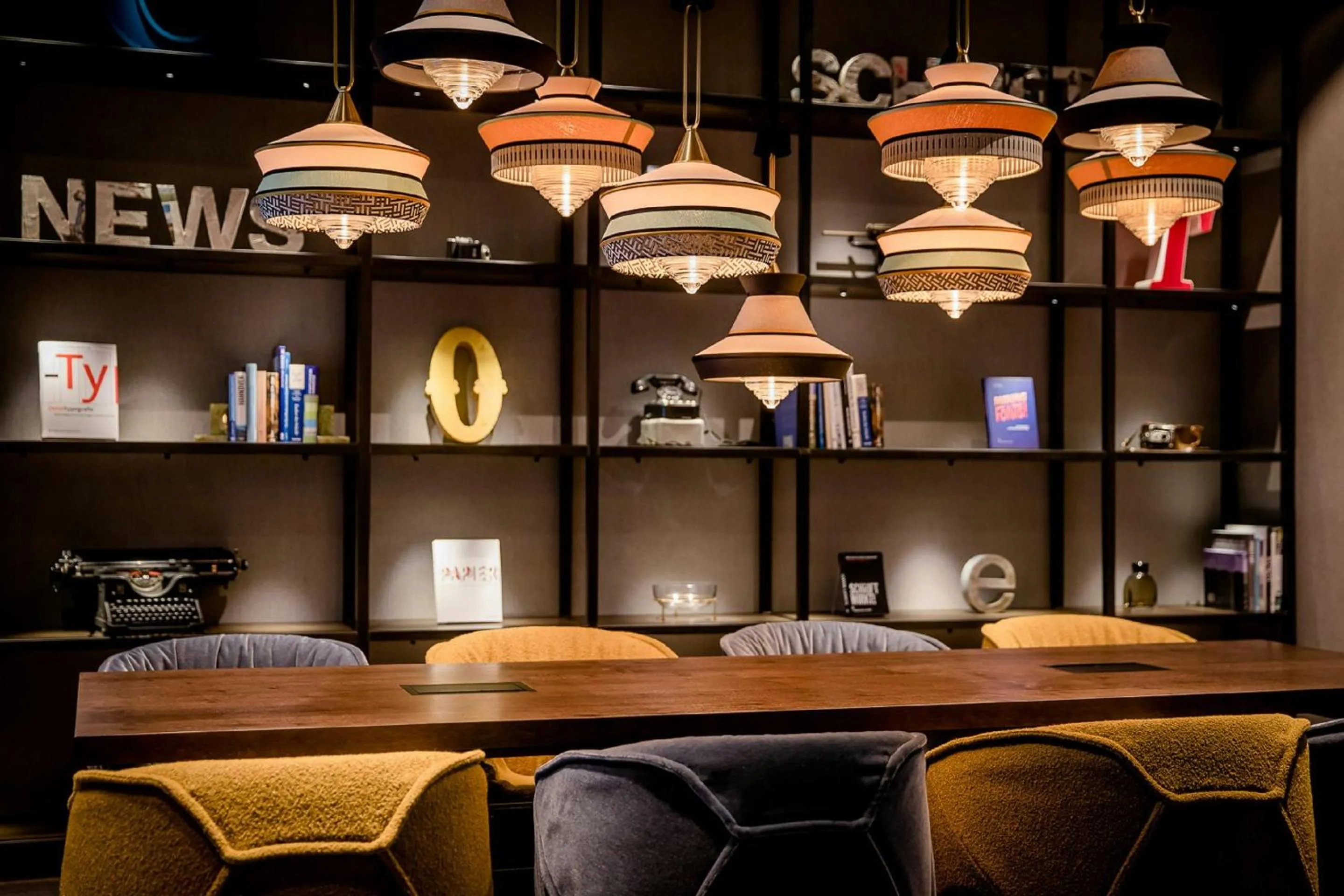 Lounge or bar in Motel One Hannover-Oper