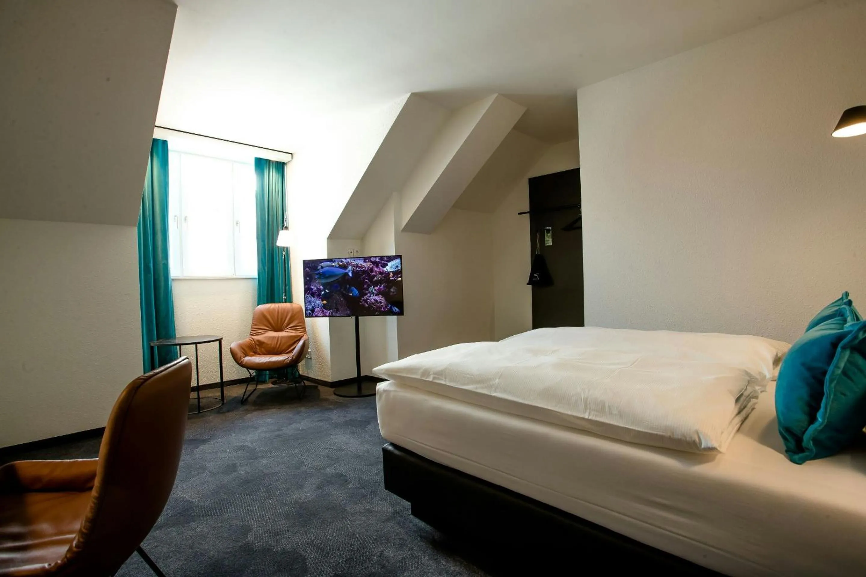 Photo of the whole room, Bed in Motel One Hannover-Oper