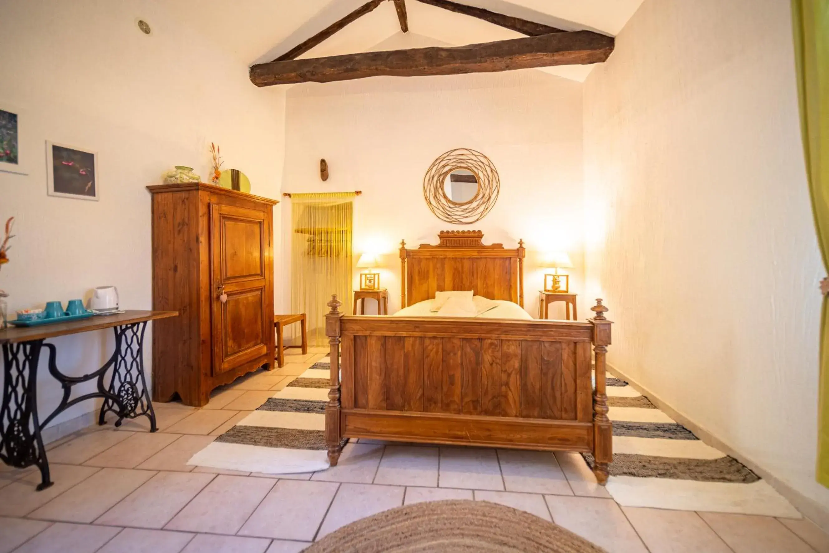 Quadruple Room with Shower - single occupancy in Les Copains à Bord Quadruple Room with Shower - single occupancy in Les Copains à Bord