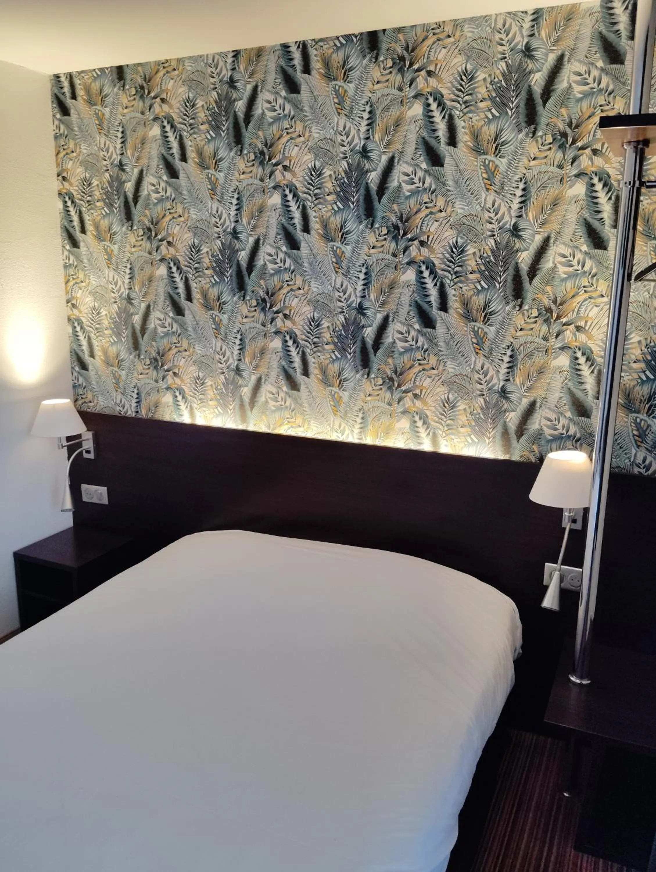 Bedroom, Bed in Hôtel Inn Design Resto Novo Langres