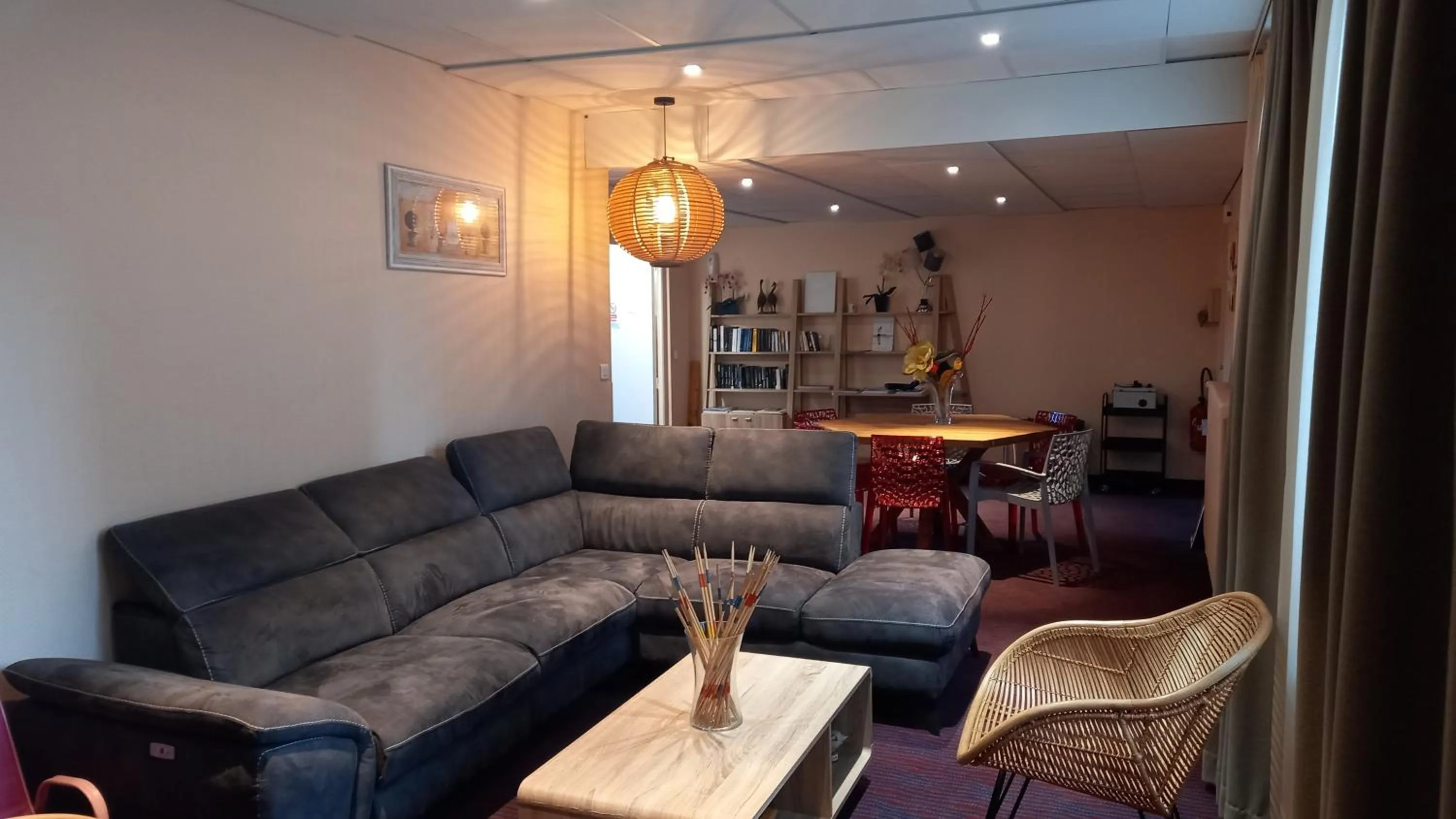 Communal lounge/ TV room in The Originals Boutique, Hôtel Alizé, Évian-les-Bains