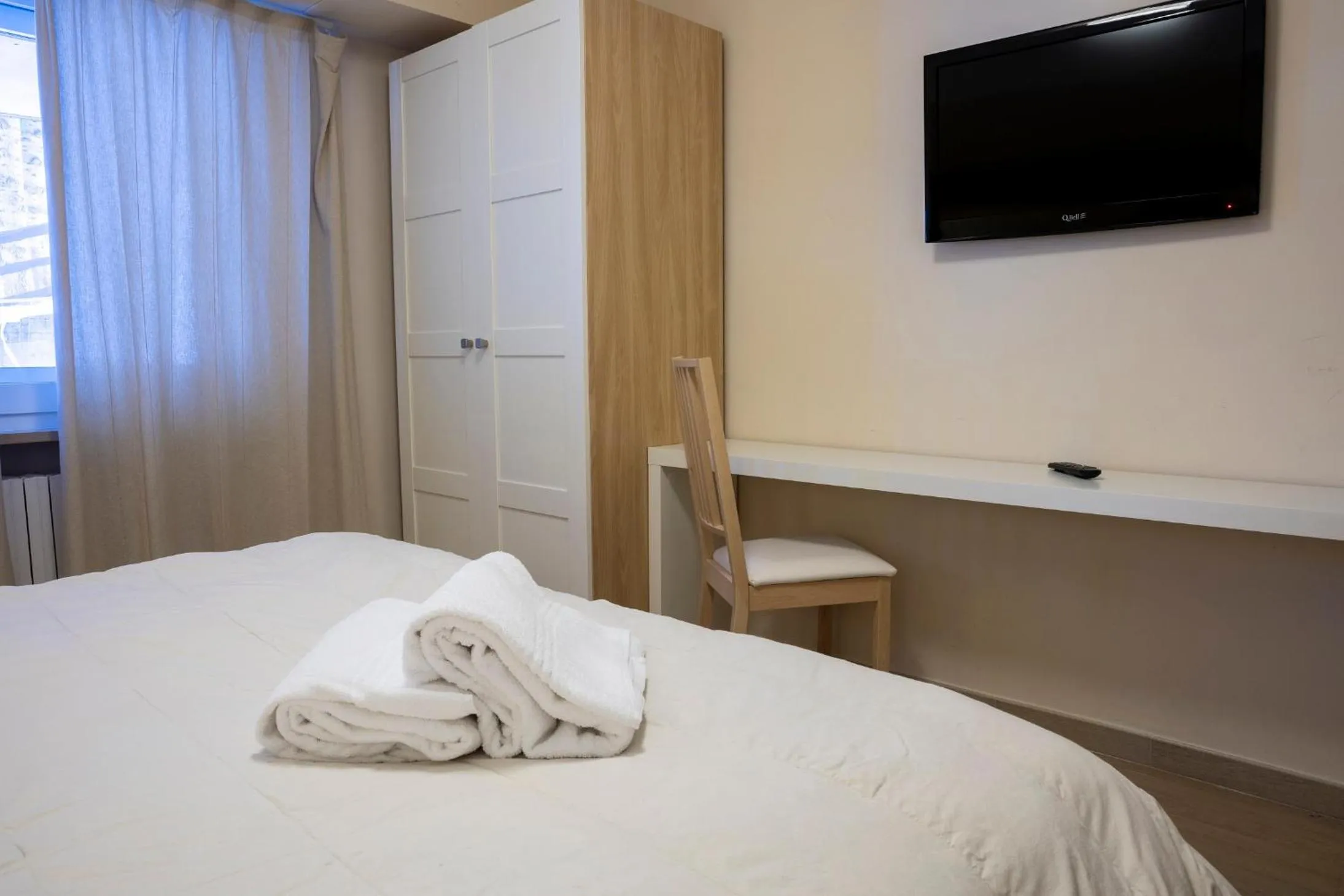 Photo of the whole room, Bed in Hotel Hermitage