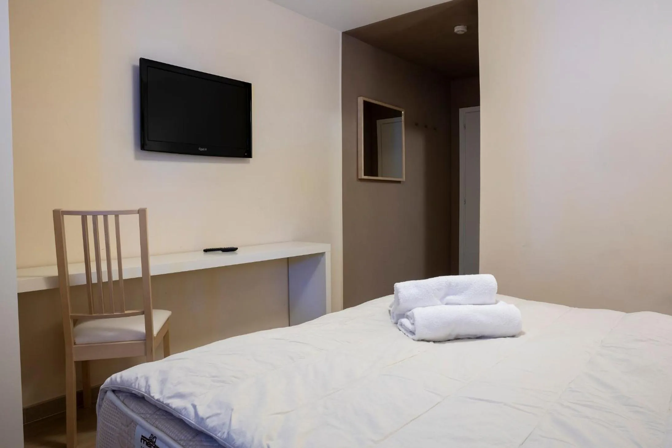 Photo of the whole room, Bed in Hotel Hermitage