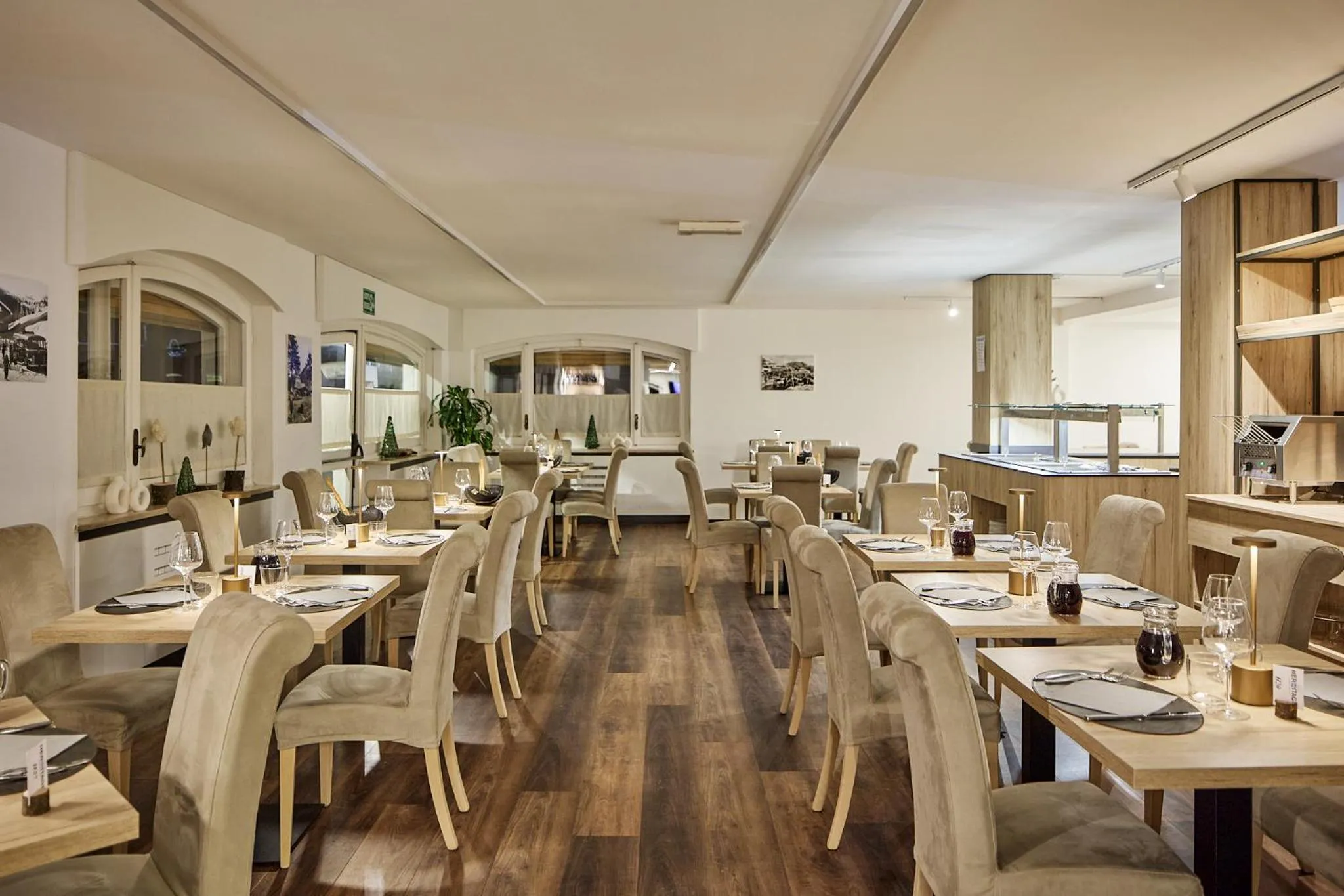 Restaurant/places to eat in Hotel Hermitage