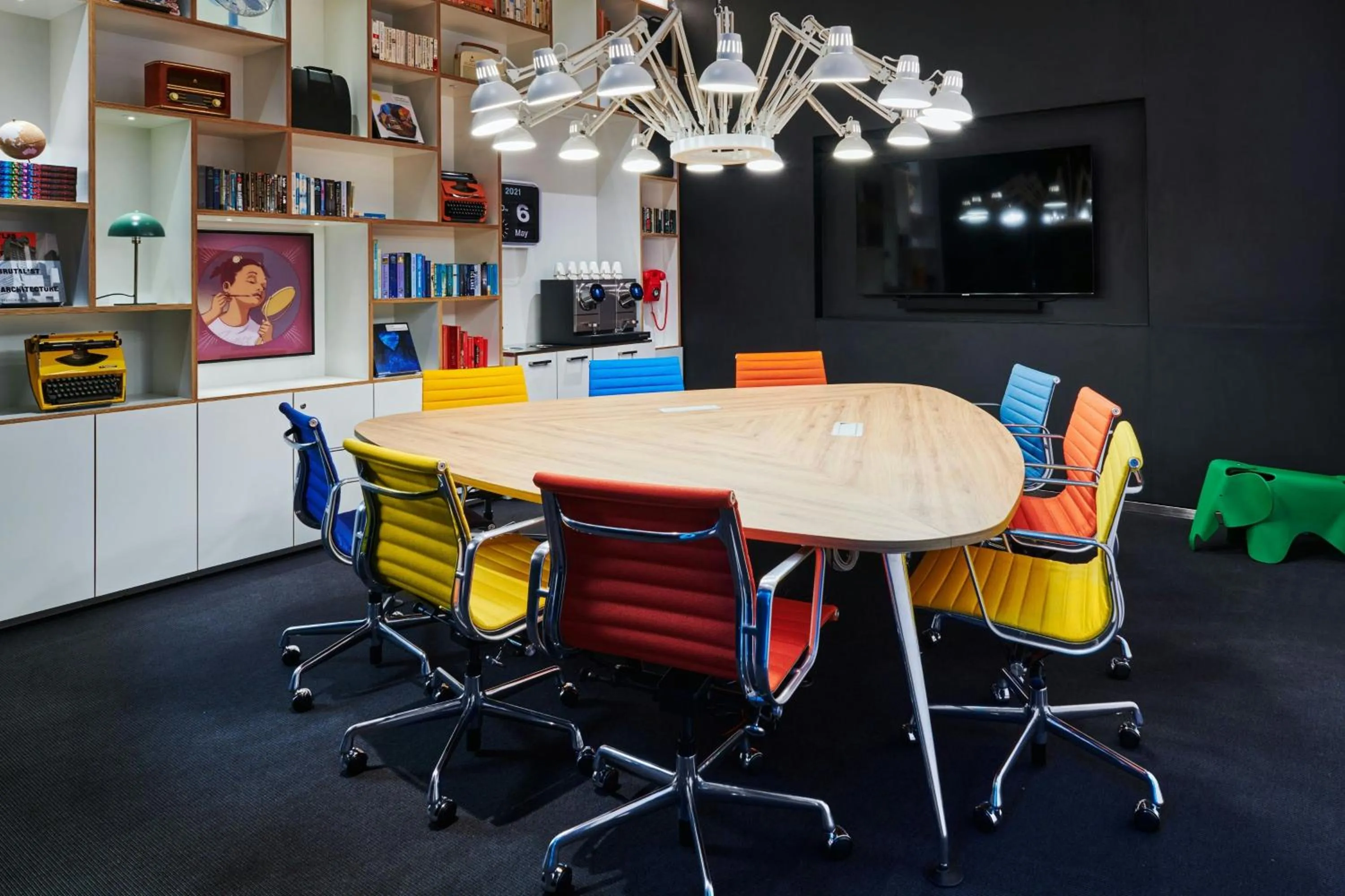 Meeting/conference room in citizenM Washington DC NoMa
