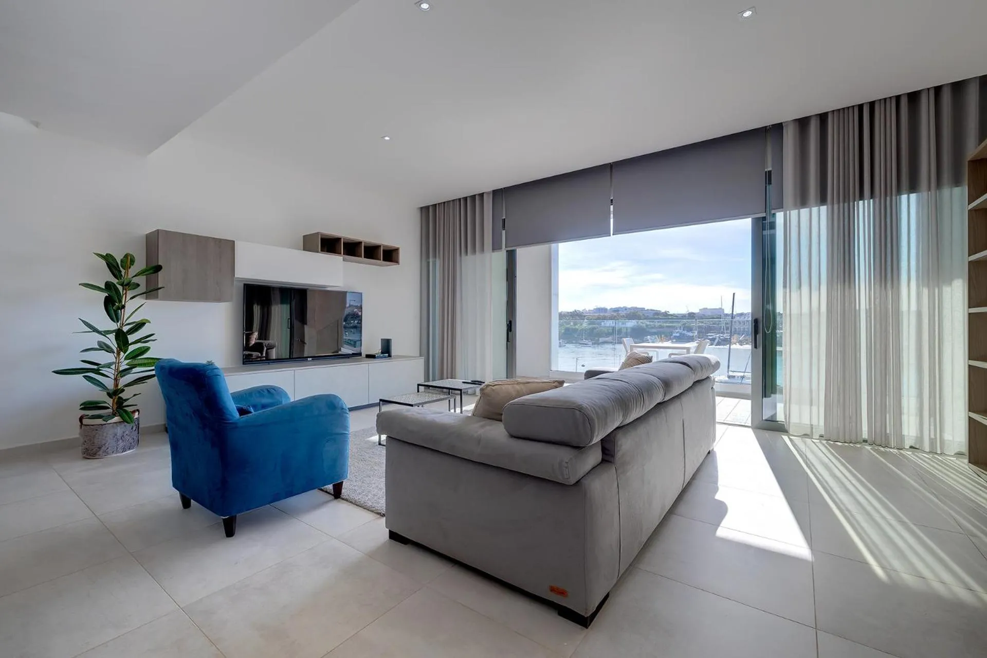 Superlative Apartment with Valletta and Harbour Views
