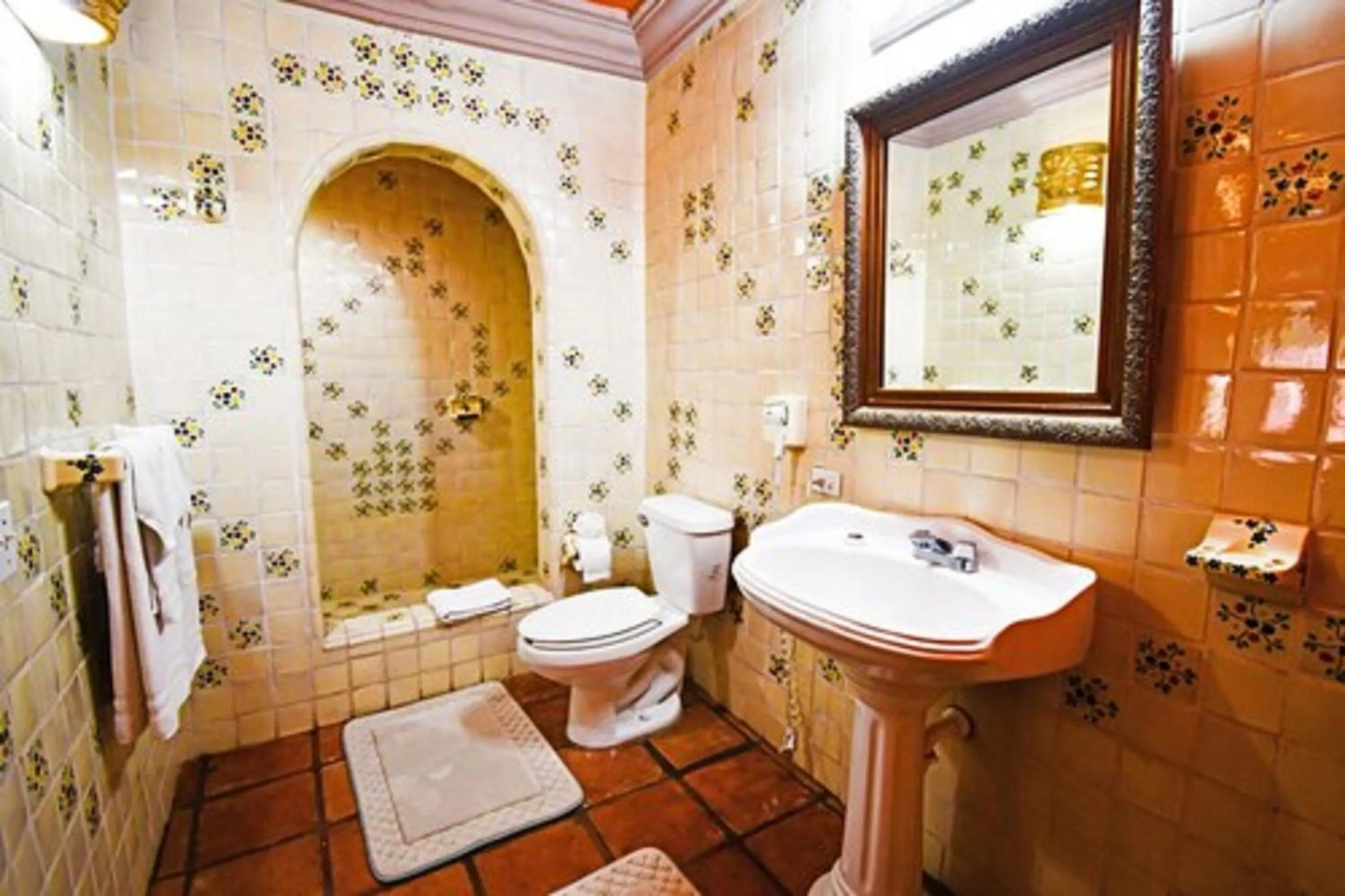 Bathroom in Collection O Casa Bella Hotel Boutique, Cabo San Lucas