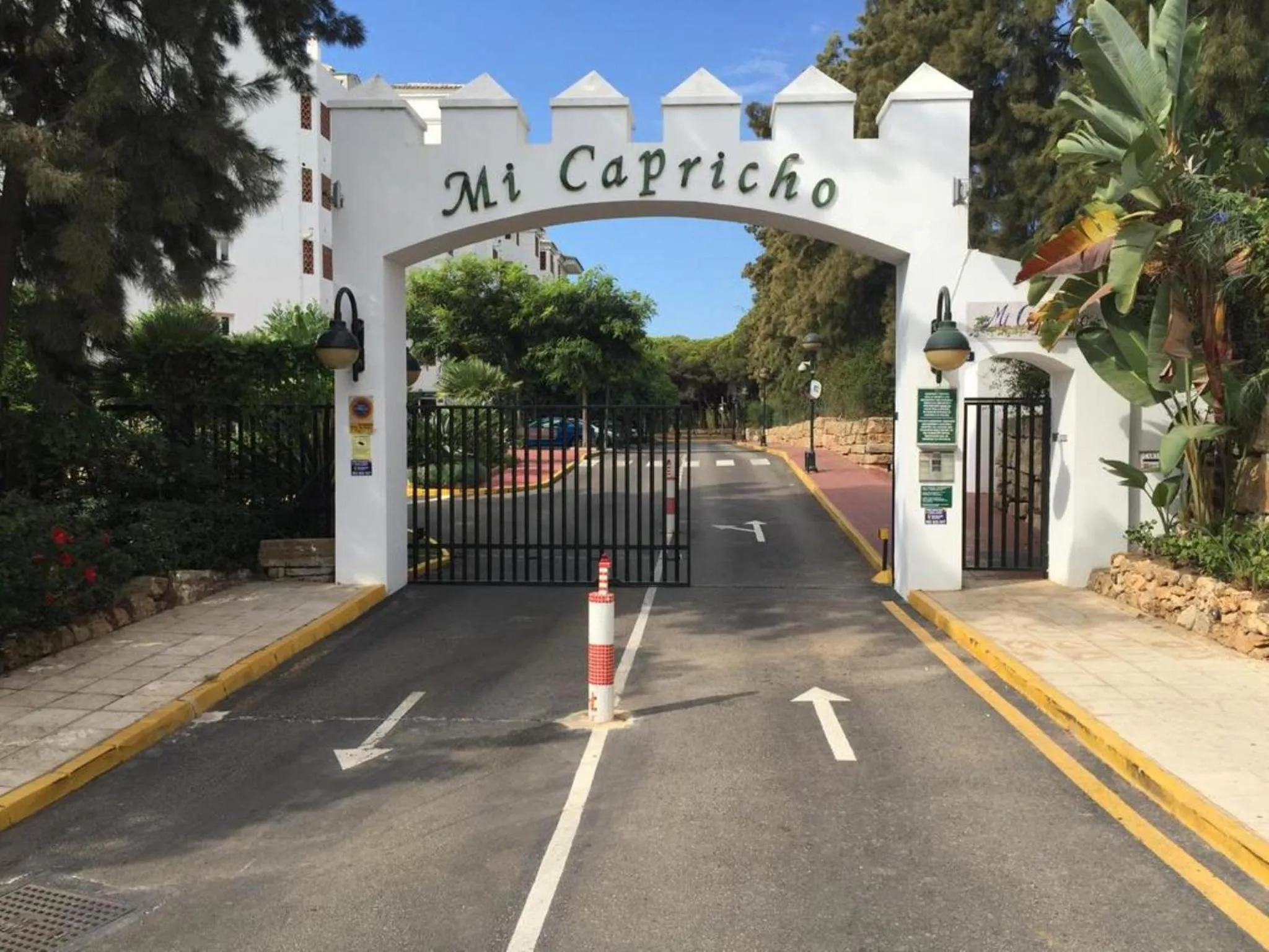 Facade/entrance in Mi Capricho Luxury Apartment Bajo, P03