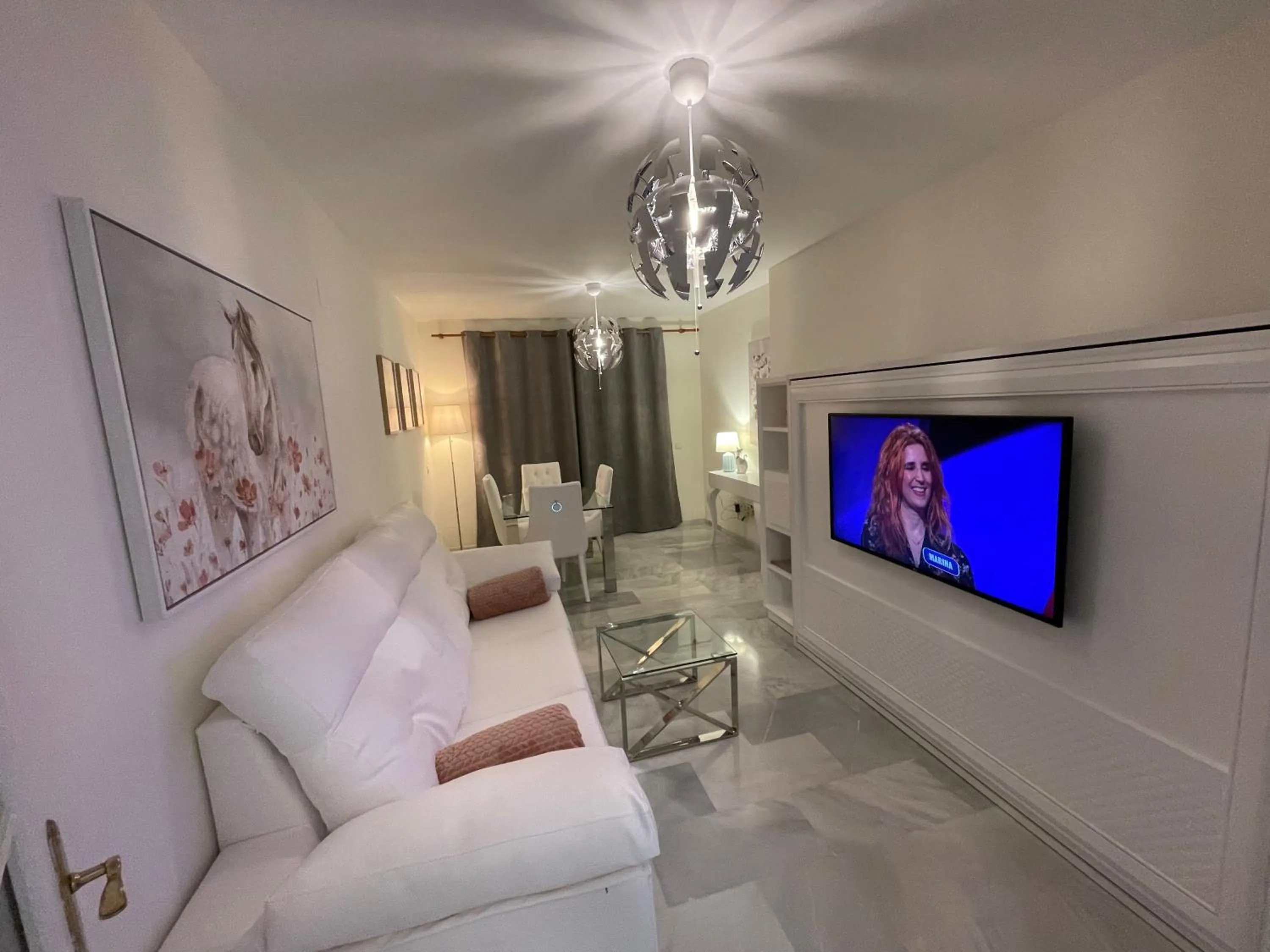 Dining area in Mi Capricho Luxury Apartment Bajo, P03