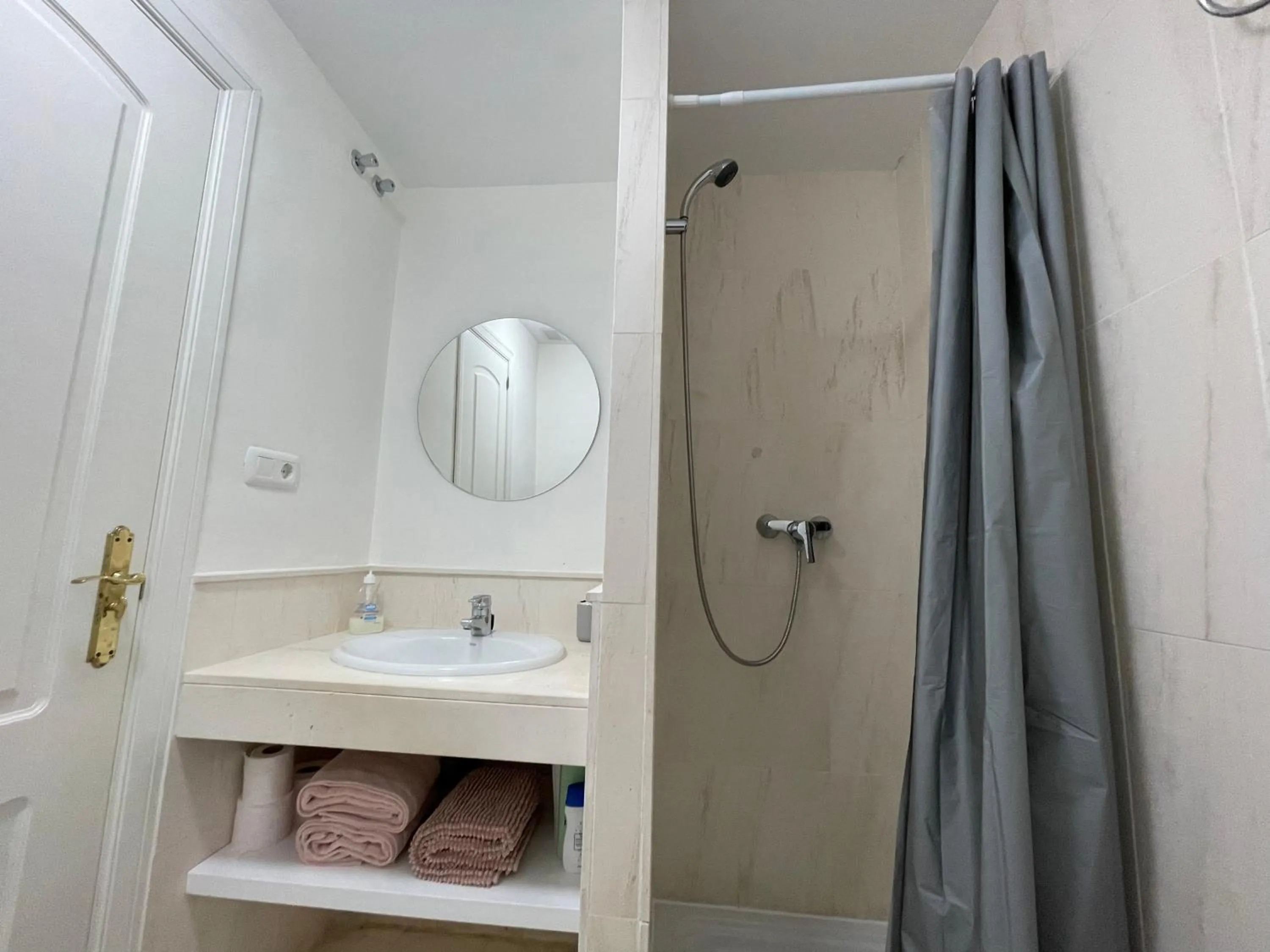 Bathroom in Mi Capricho Luxury Apartment Bajo, P03