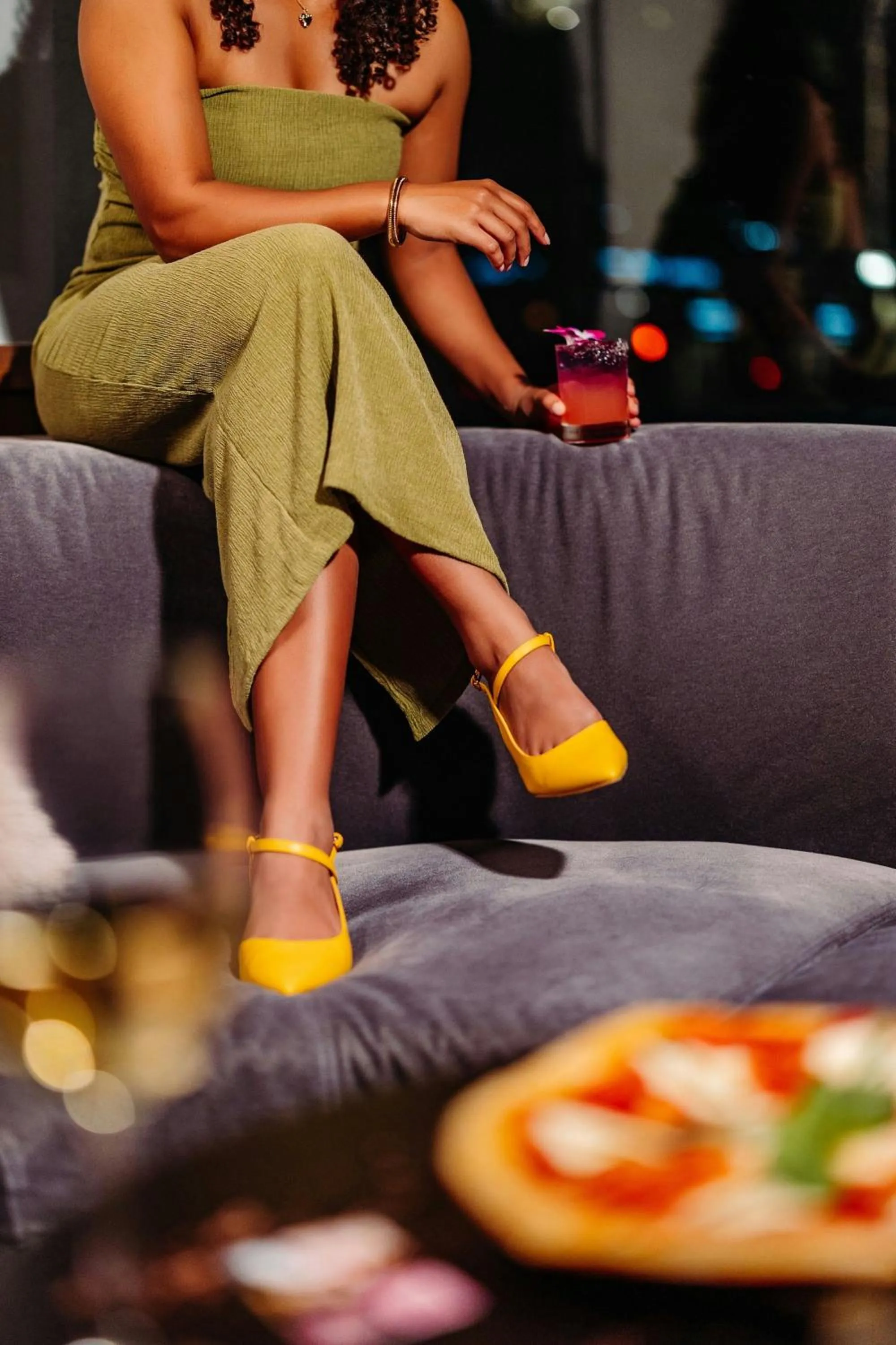 Lounge or bar in Renaissance Boston Seaport District