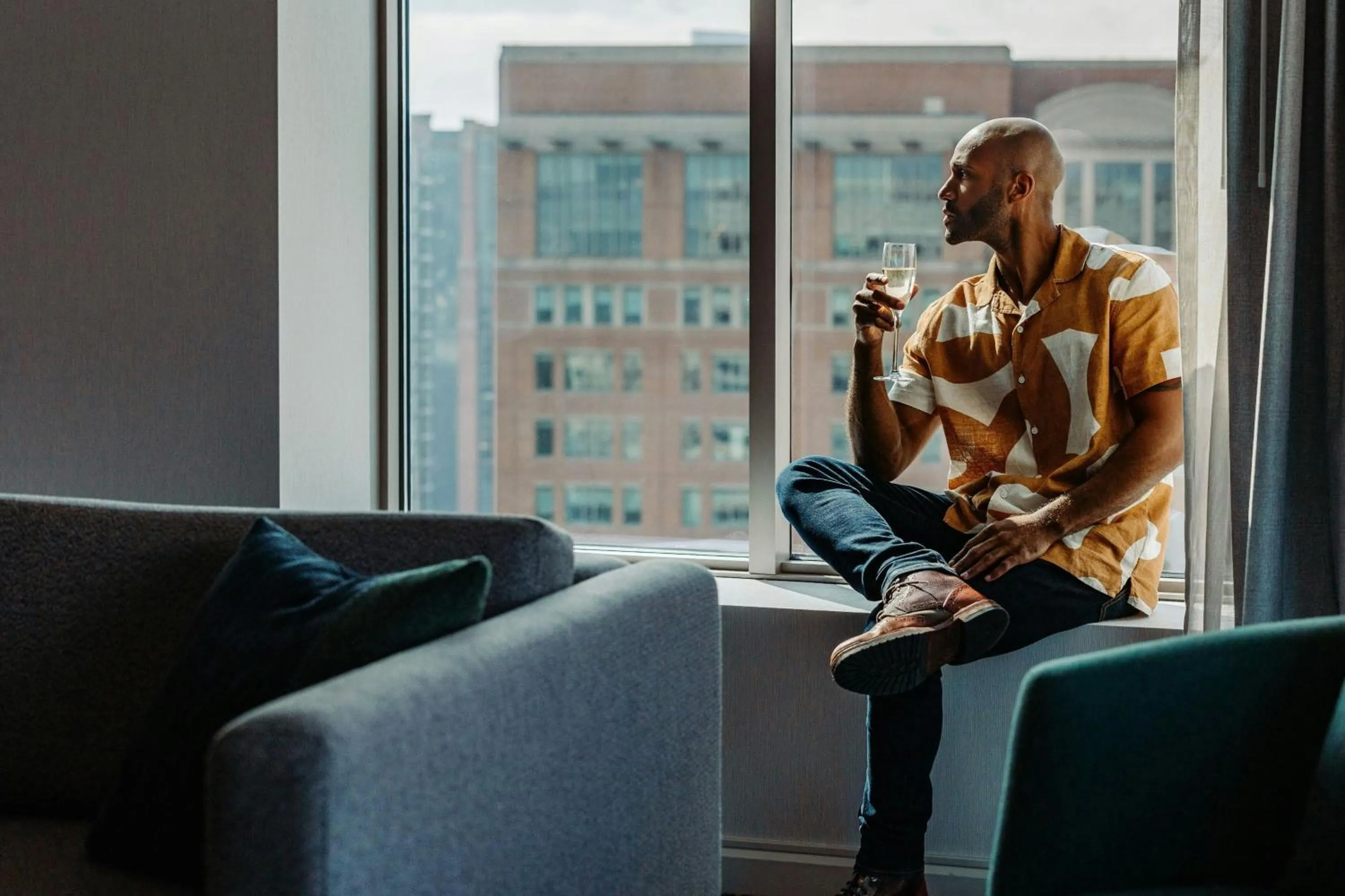 Photo of the whole room in Renaissance Boston Seaport District