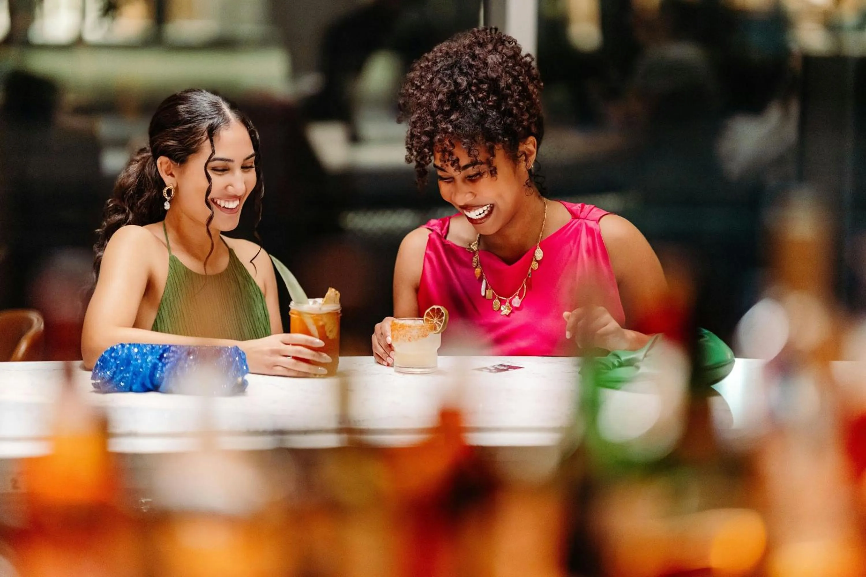 Lounge or bar in Renaissance Boston Seaport District