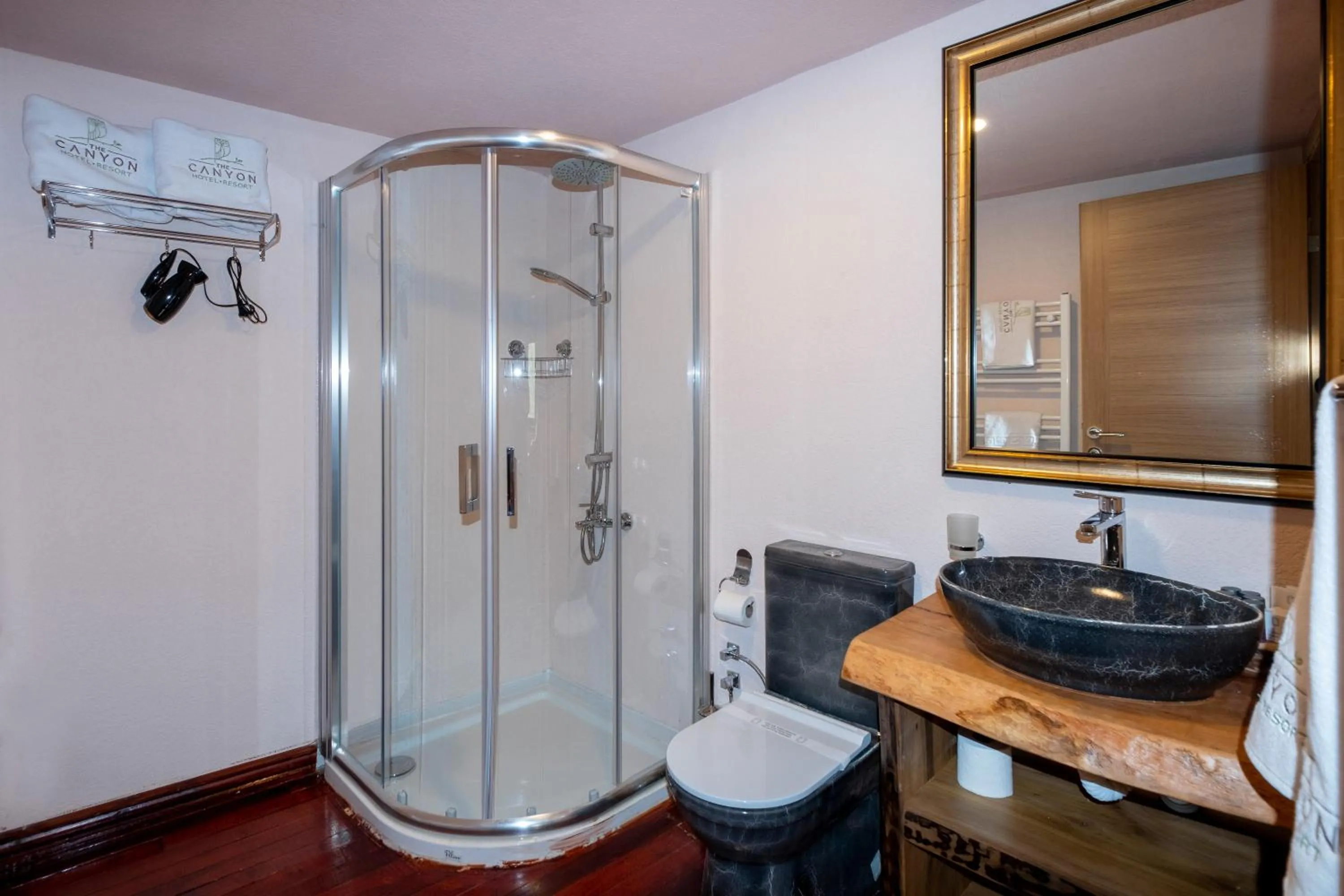 Bathroom in The Canyon Kartepe and Restoran