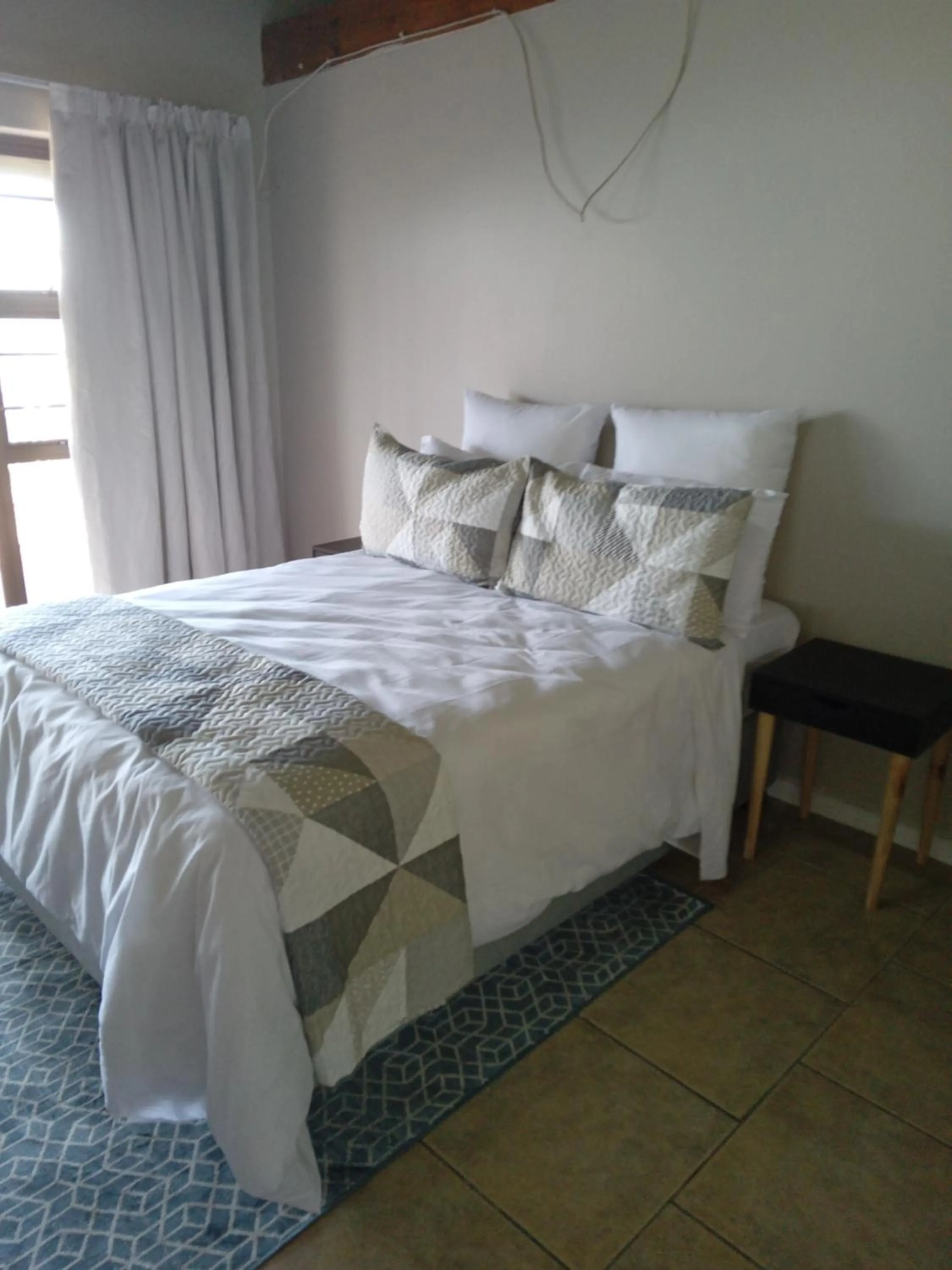Bedroom, Bed in THE THATCH HIDE