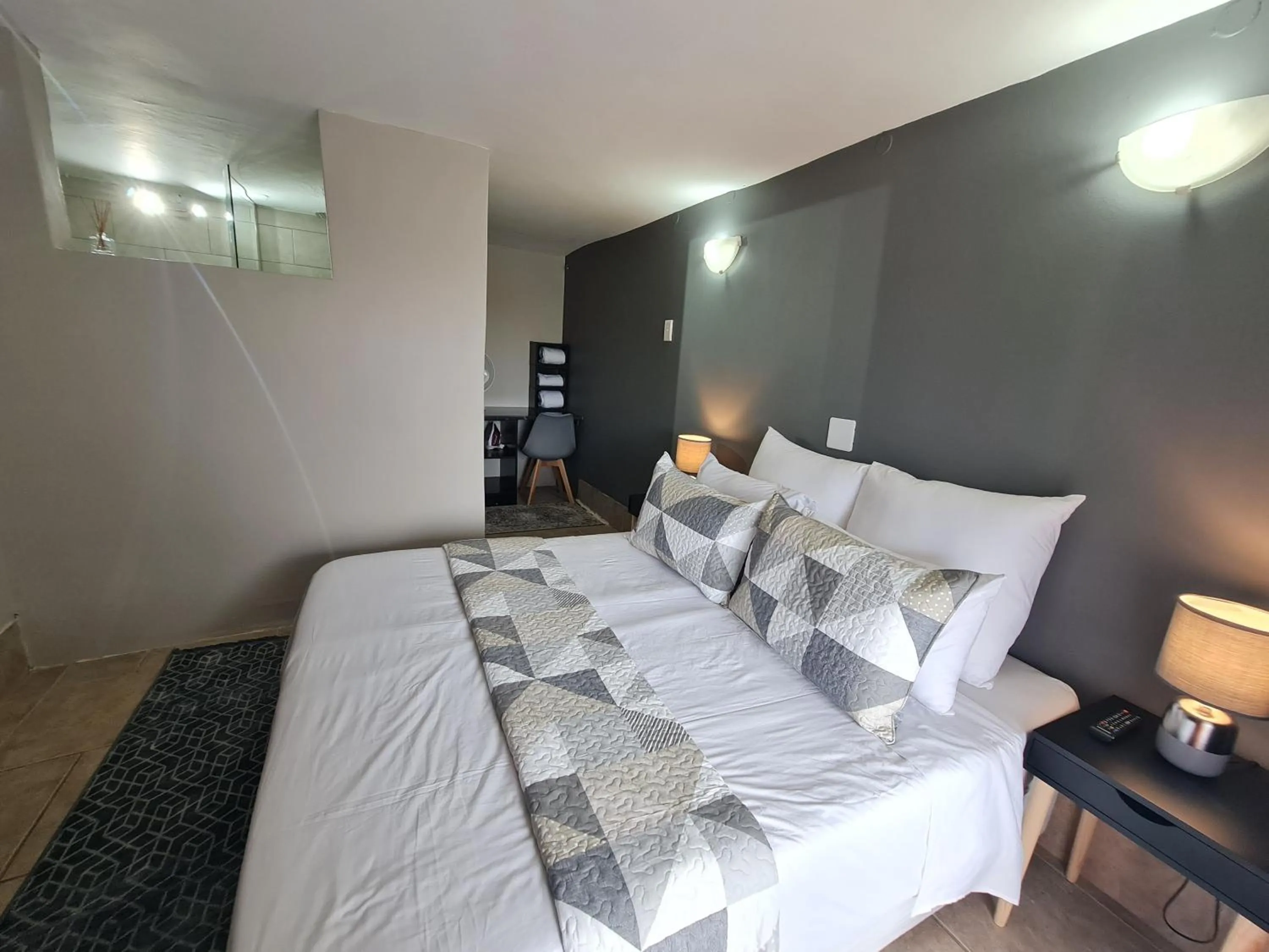 Photo of the whole room, Bed in THE THATCH HIDE