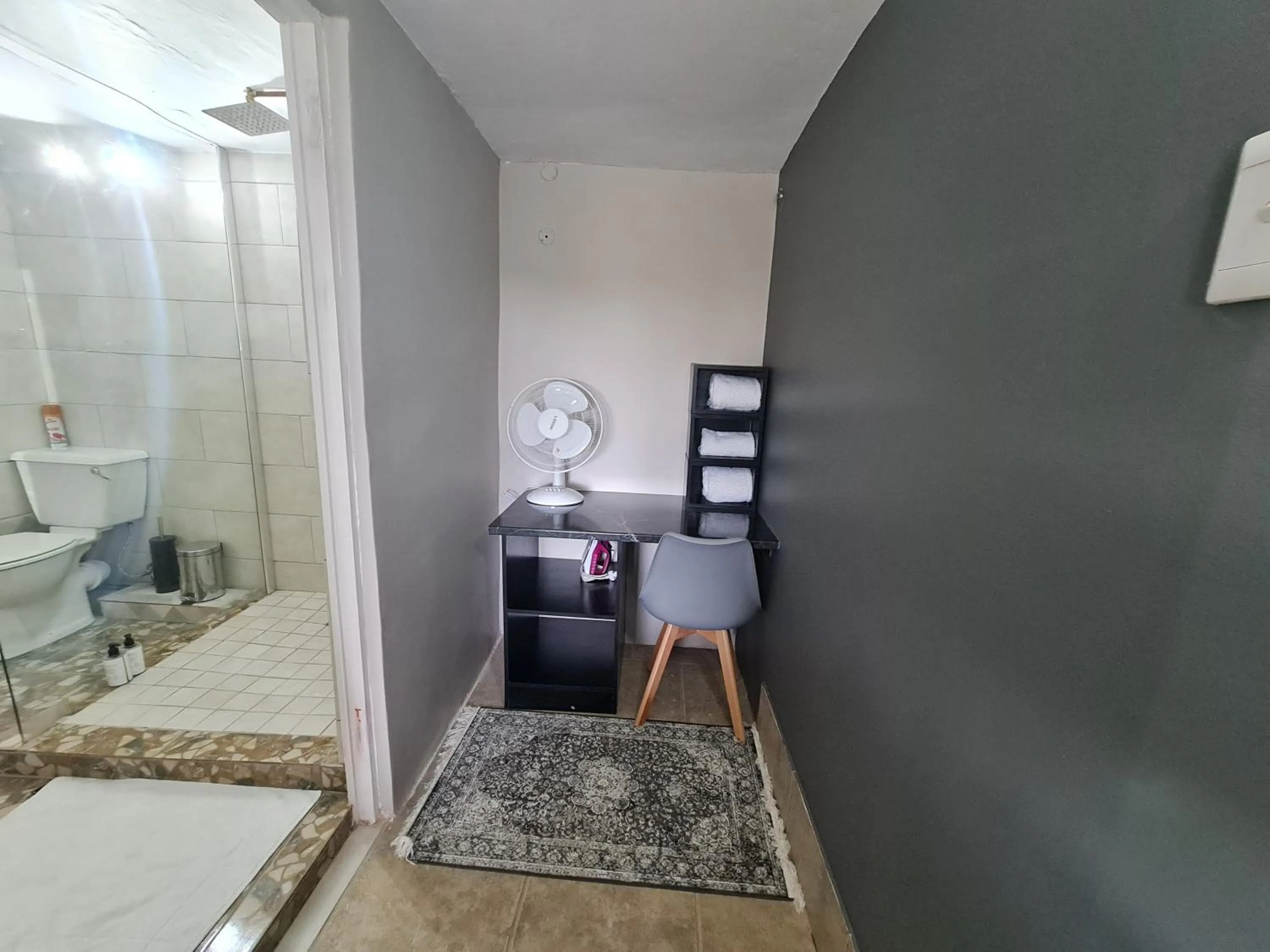 Seating area in THE THATCH HIDE