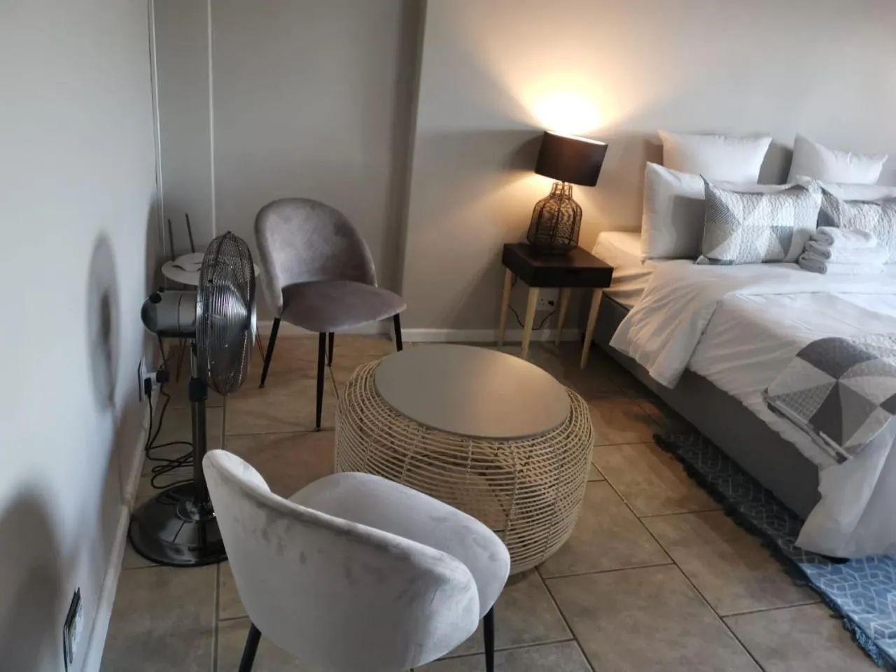 Seating area, Bed in THE THATCH HIDE