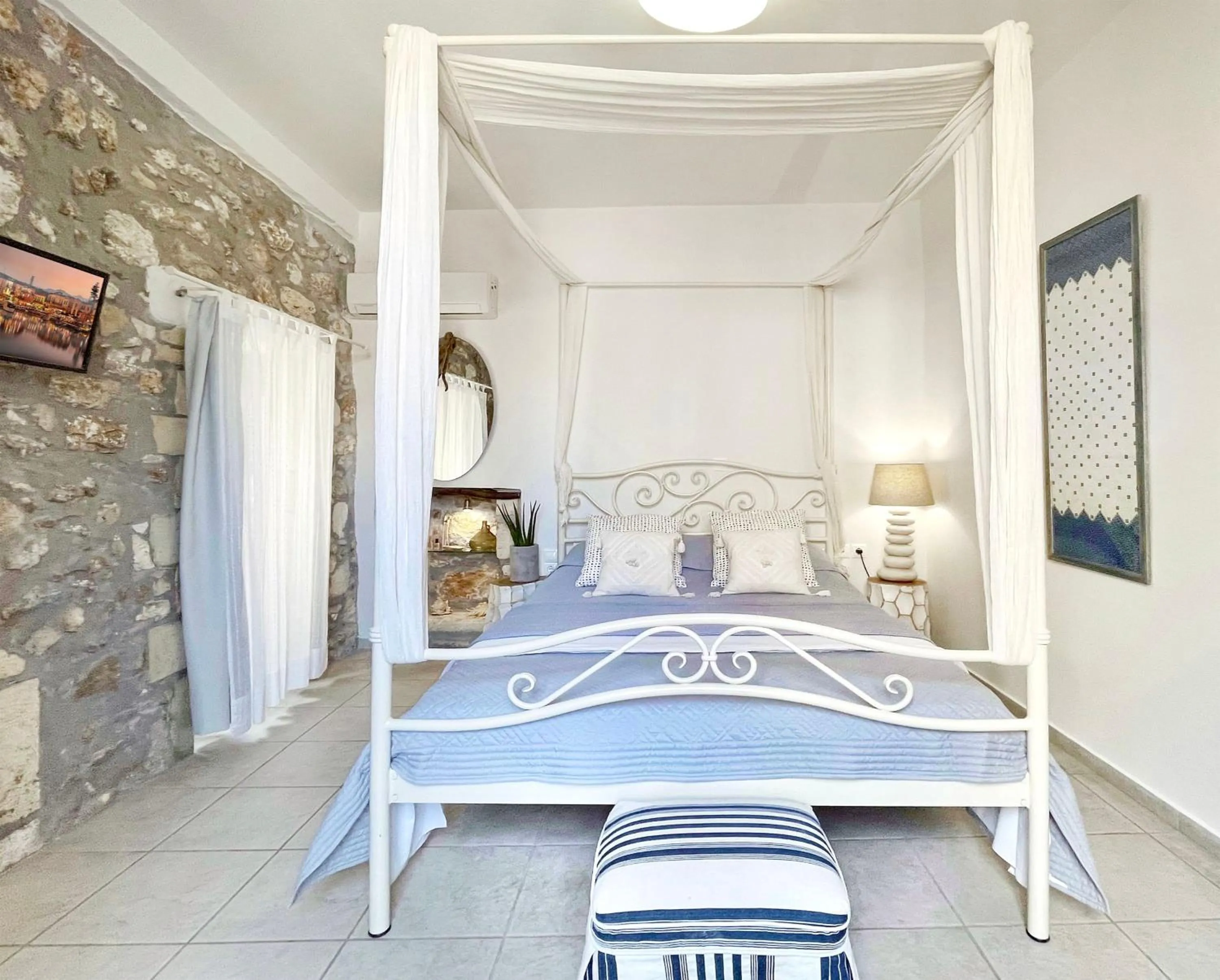 Bed in Four Seasons of Bliss at Sohora Hotel