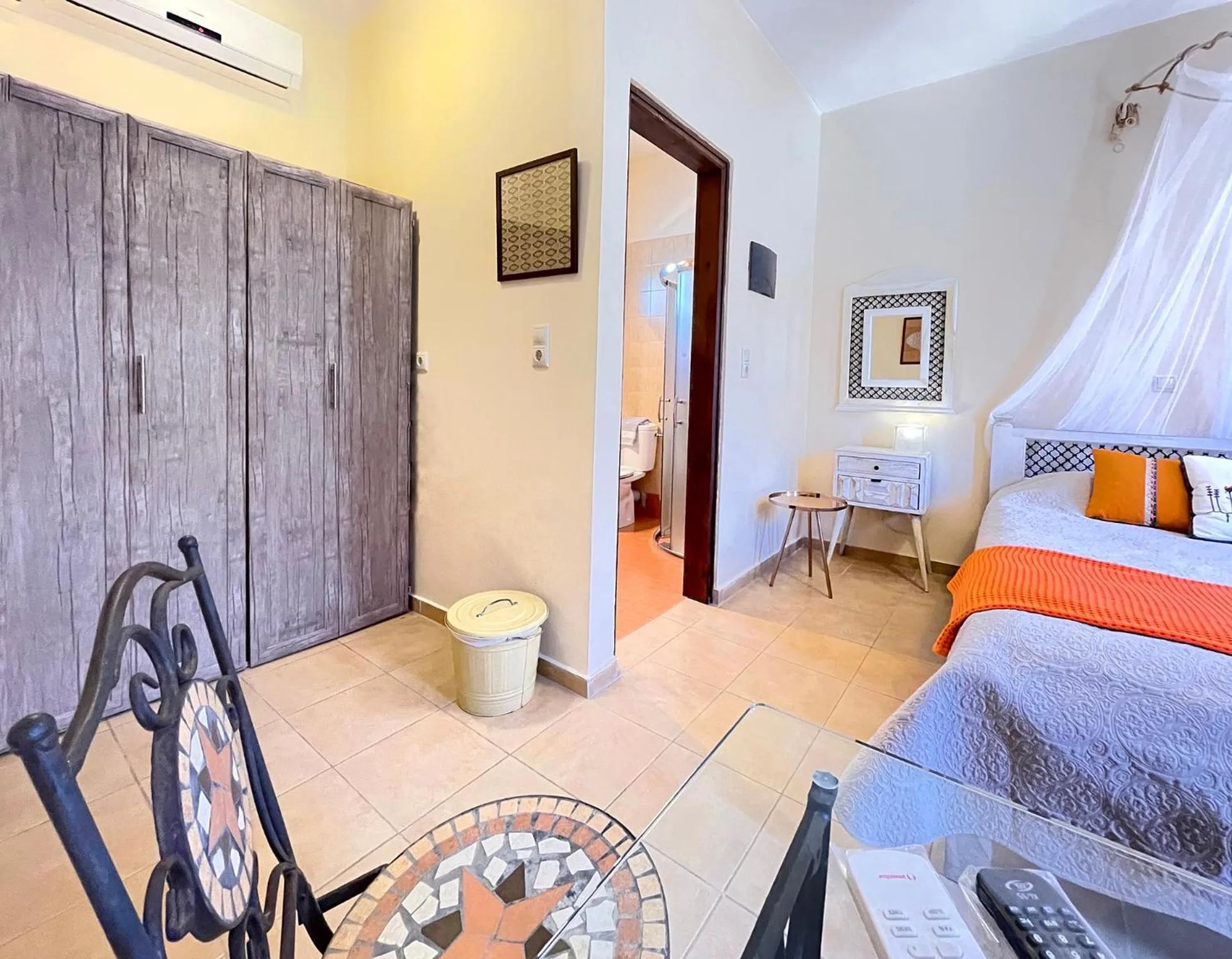 Living room, Bed in Four Seasons of Bliss at Sohora Hotel