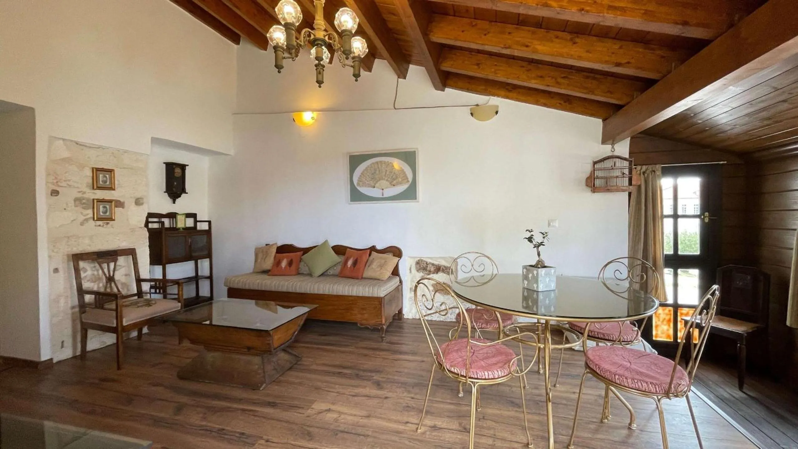 Living room in Four Seasons of Bliss at Sohora Hotel