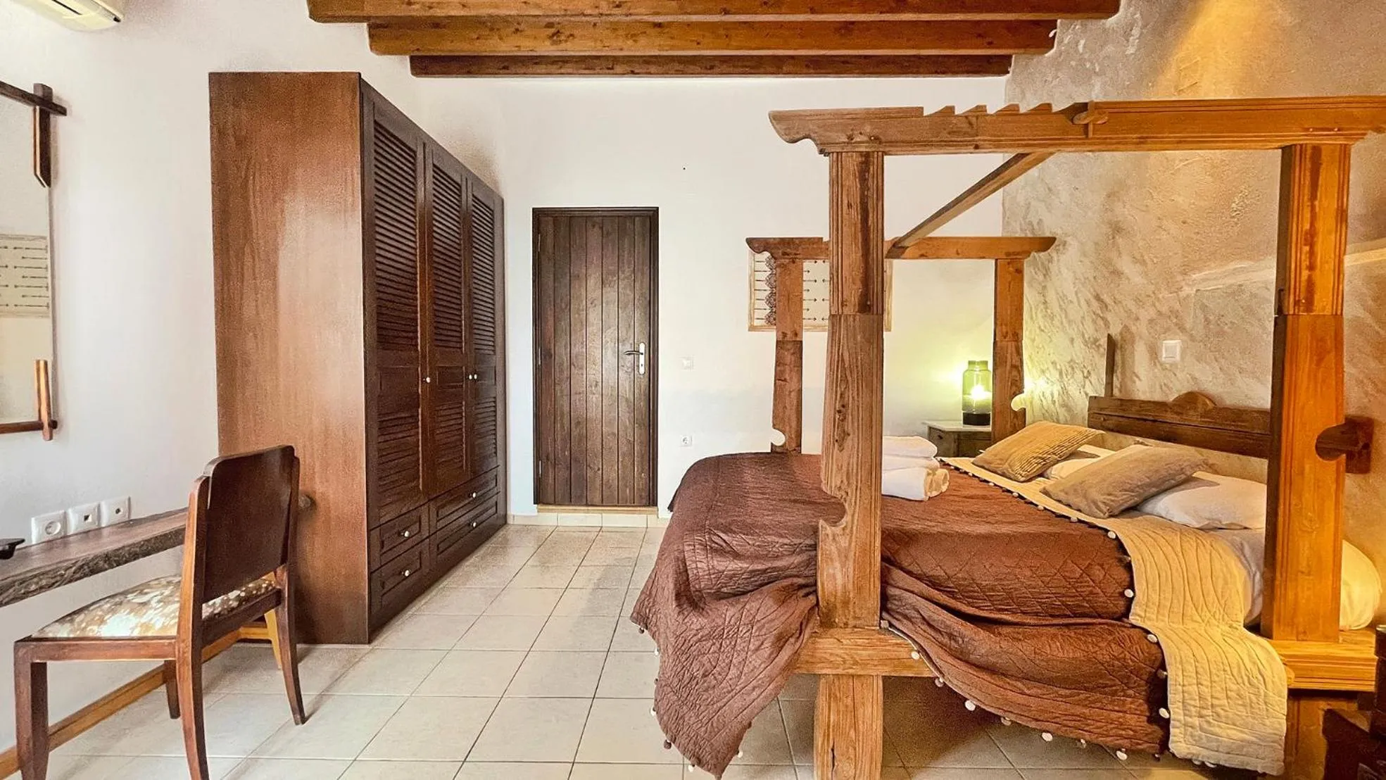 Bedroom, Bed in Four Seasons of Bliss at Sohora Hotel