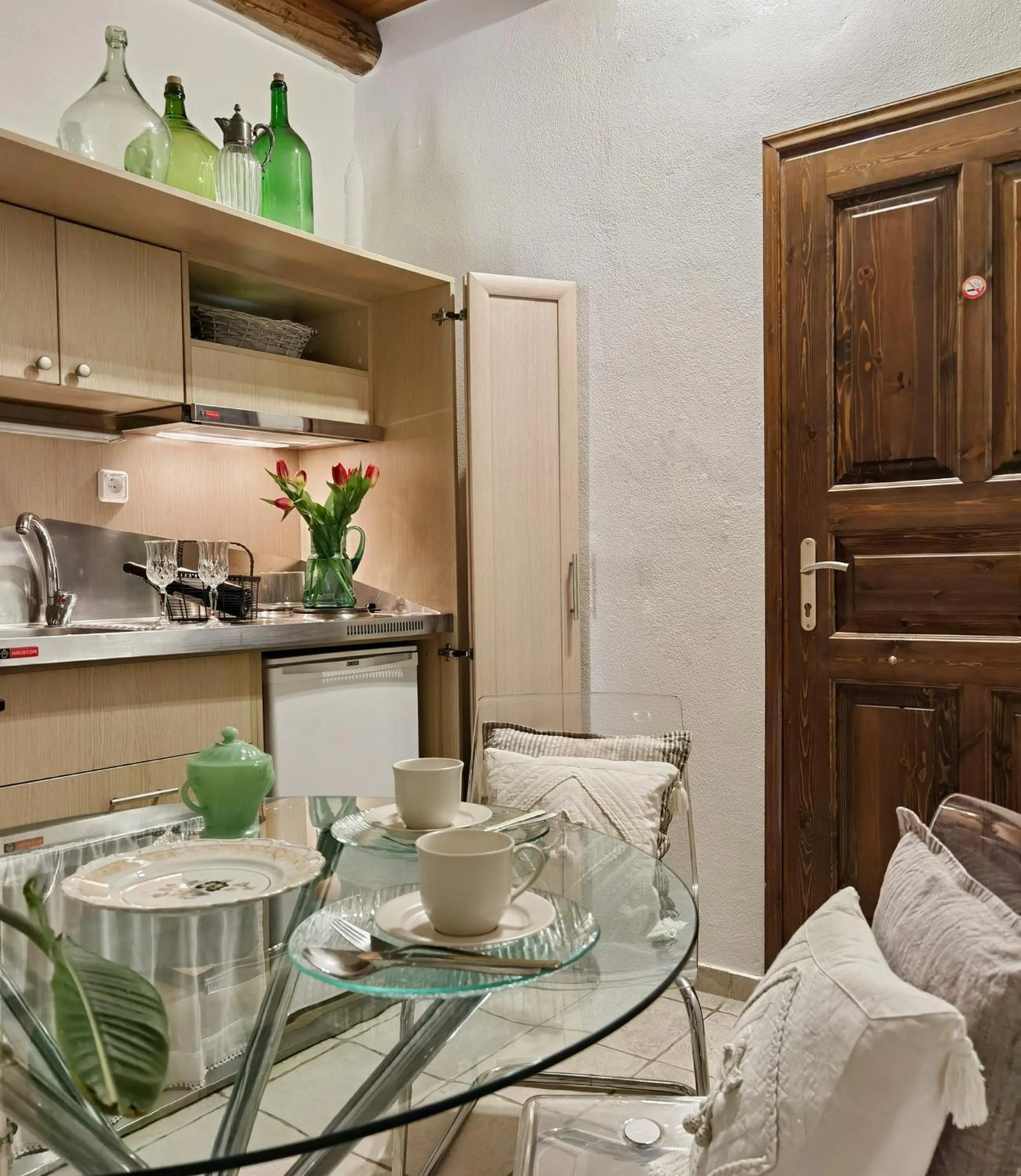 Kitchen or kitchenette in Four Seasons of Bliss at Sohora Hotel