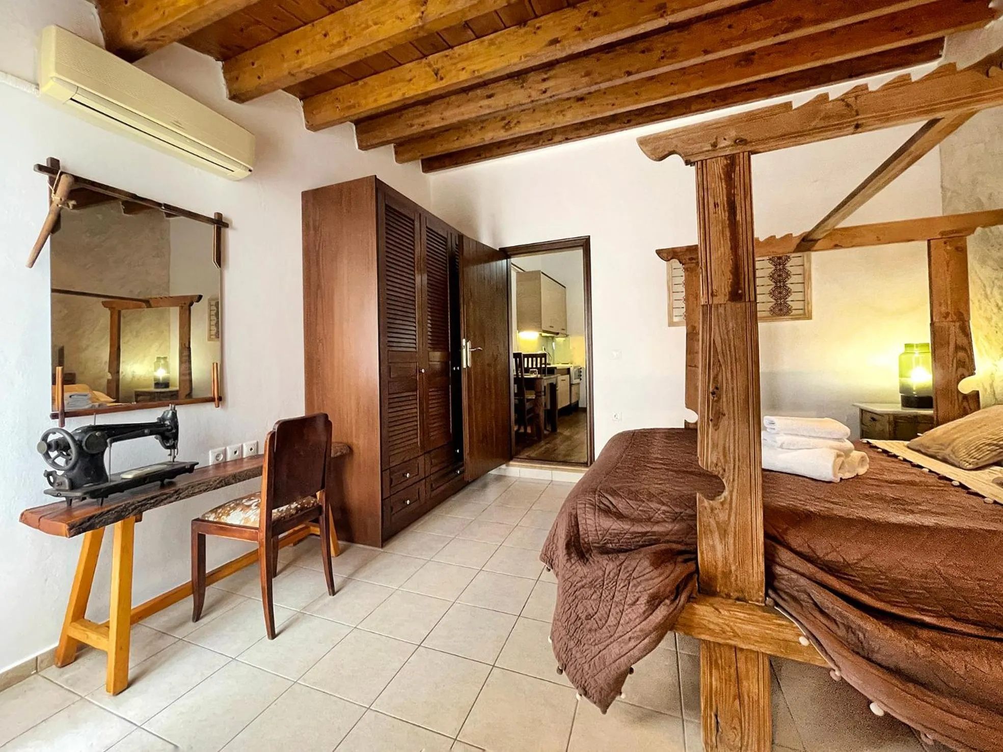 Living room, Bed in Four Seasons of Bliss at Sohora Hotel