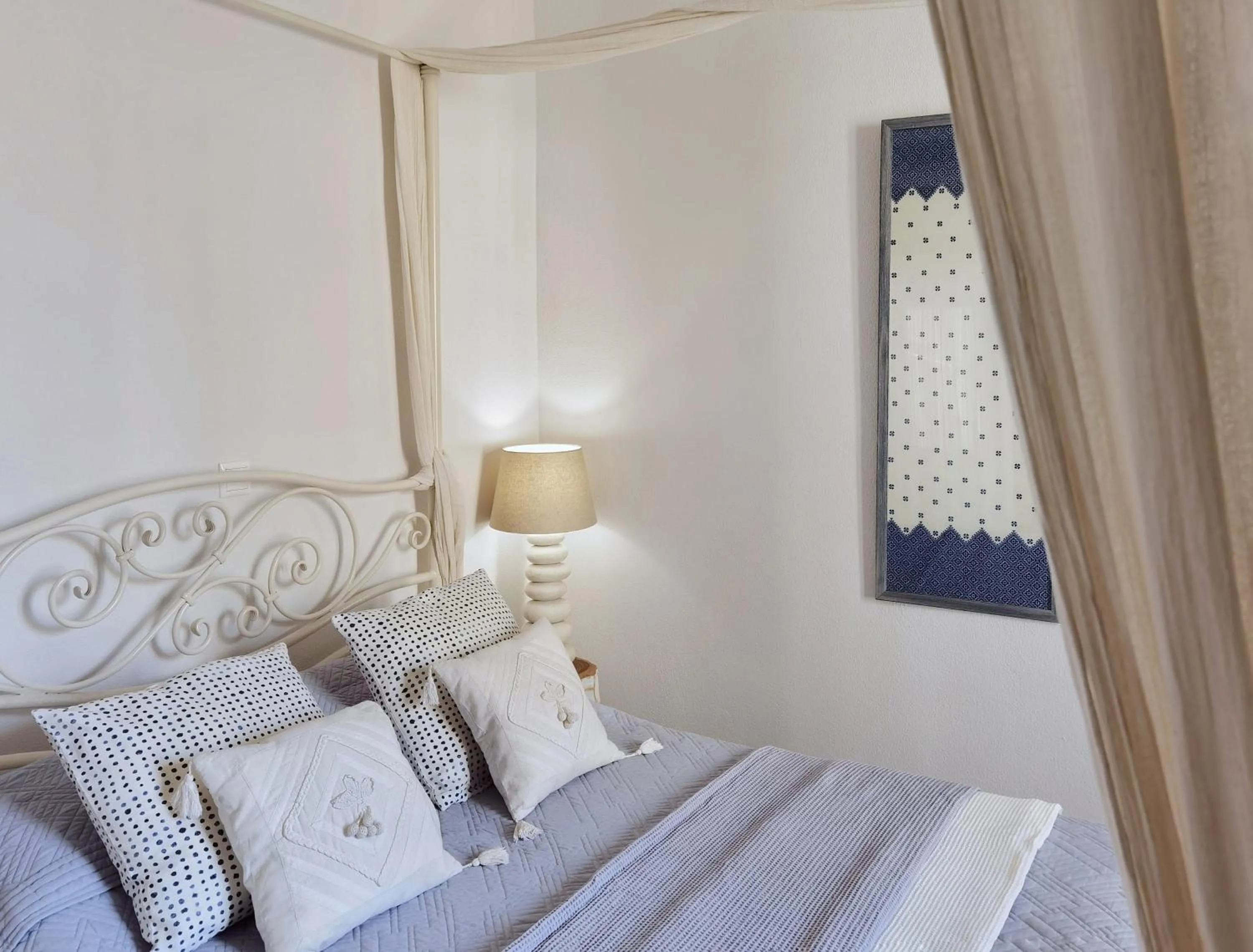 Bed in Four Seasons of Bliss at Sohora Hotel