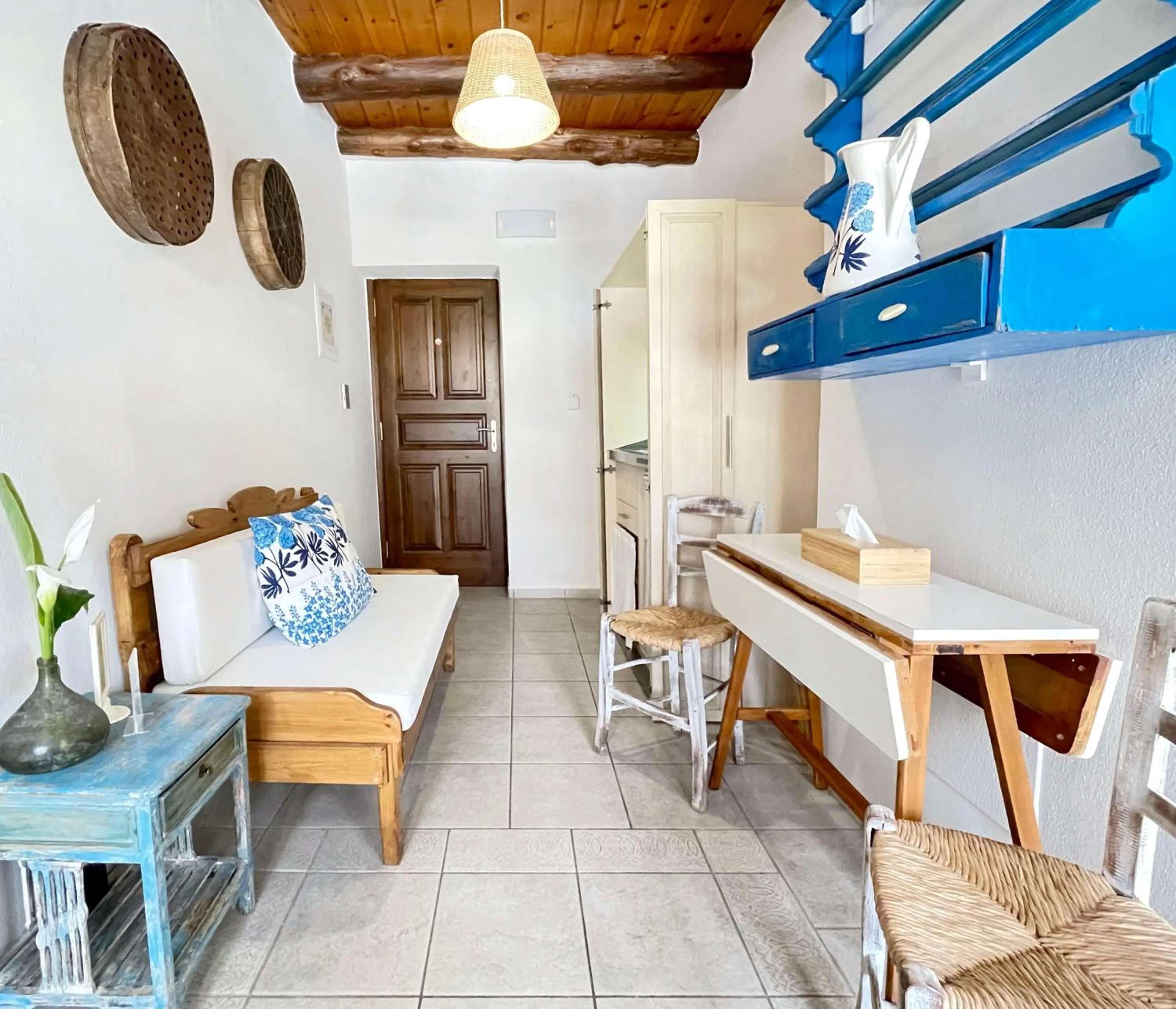 Kitchen or kitchenette in Four Seasons of Bliss at Sohora Hotel