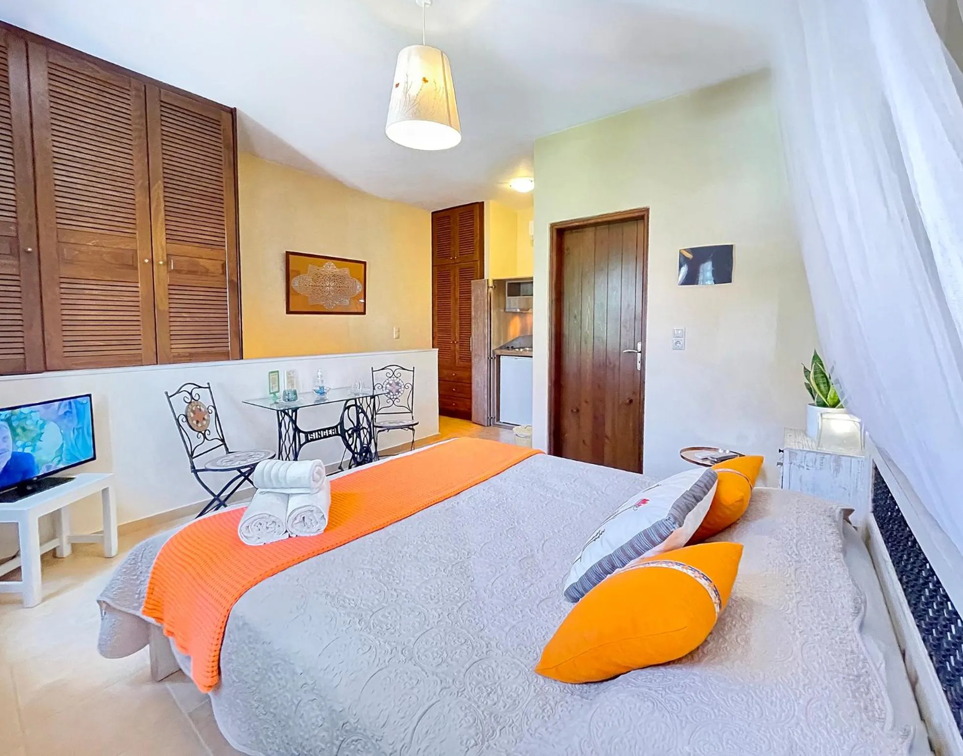Bed in Four Seasons of Bliss at Sohora Hotel