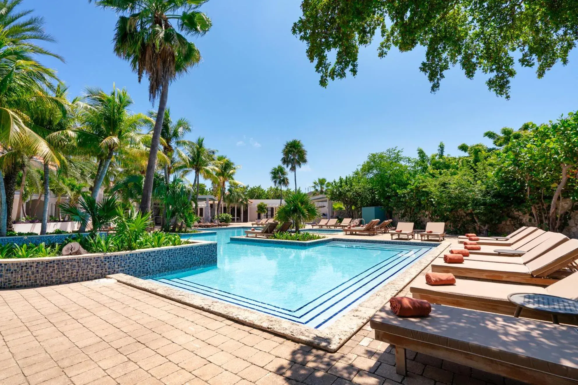 Swimming pool in Zoetry Curacao Swimming pool in Zoetry Curacao