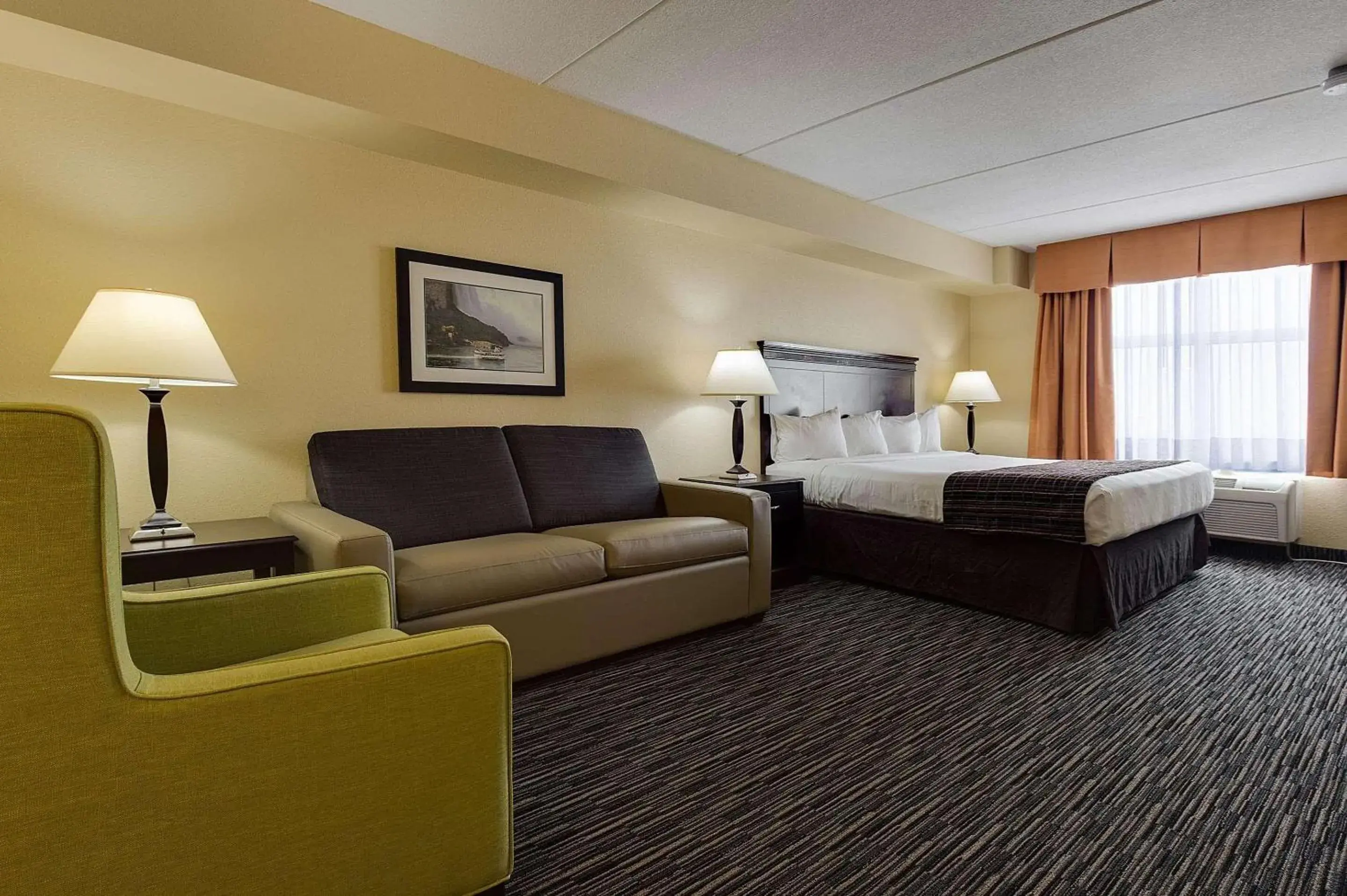 Bedroom, Bed in Country Inn & Suites by Radisson, Niagara Falls, ON Bedroom, Bed in Country Inn & Suites by Radisson, Niagara Falls, ON