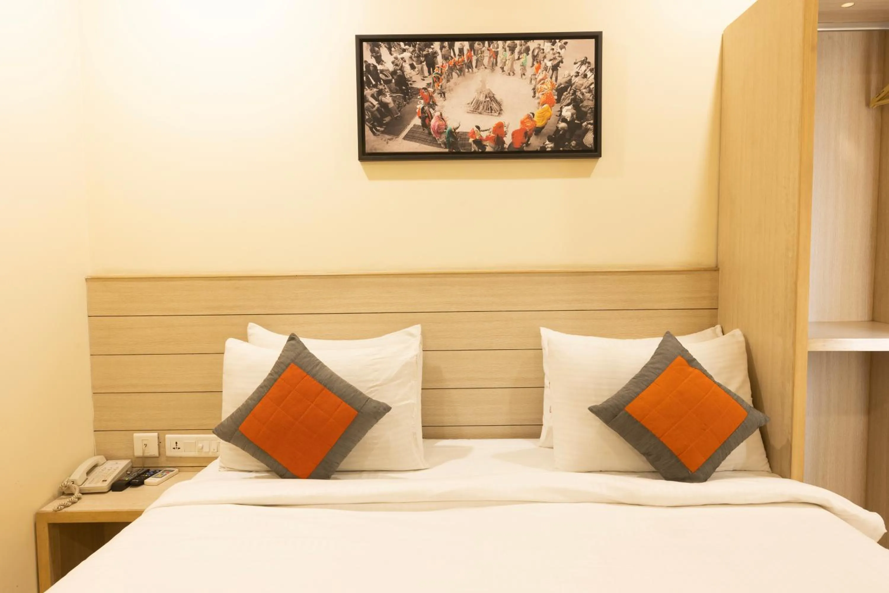 Photo of the whole room, Bed in Sagar Hotel JUST 5 MIN FROM GOLDEN TEMPLE