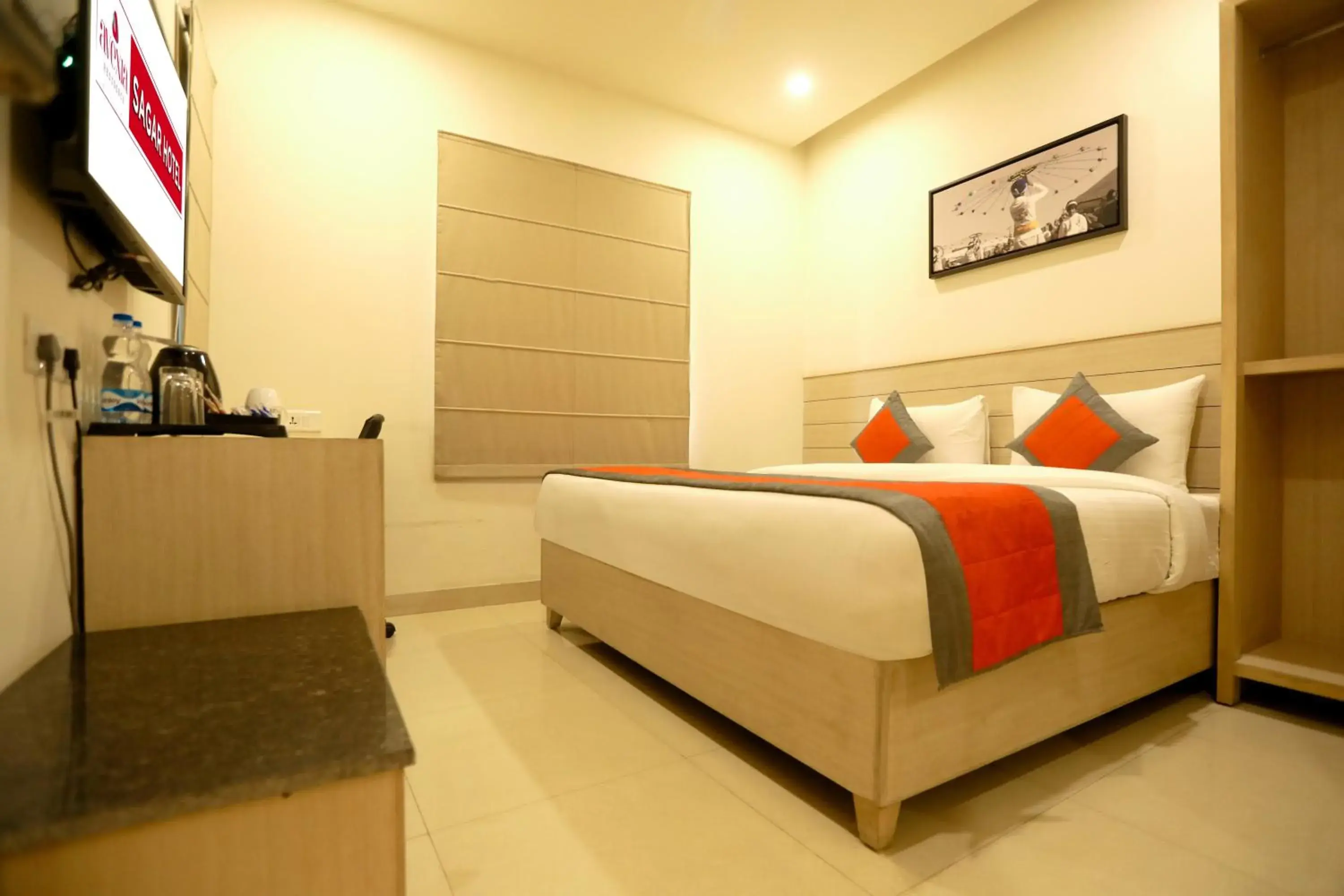 Deluxe Double Room in Sagar Hotel JUST 5 MIN FROM GOLDEN TEMPLE Deluxe Double Room in Sagar Hotel JUST 5 MIN FROM GOLDEN TEMPLE