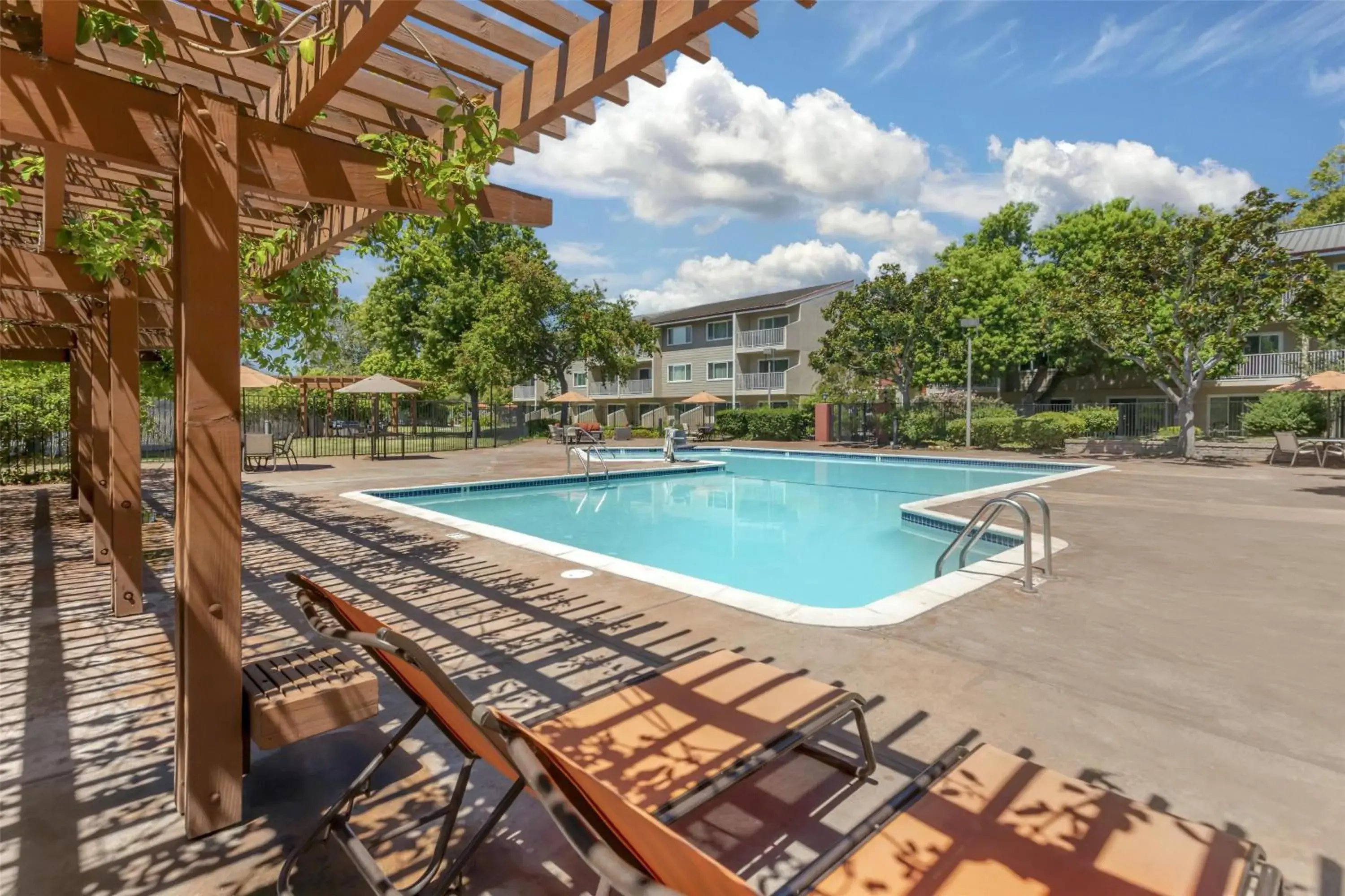 Pool view in Best Western Plus Garden Court Inn Pool view in Best Western Plus Garden Court Inn