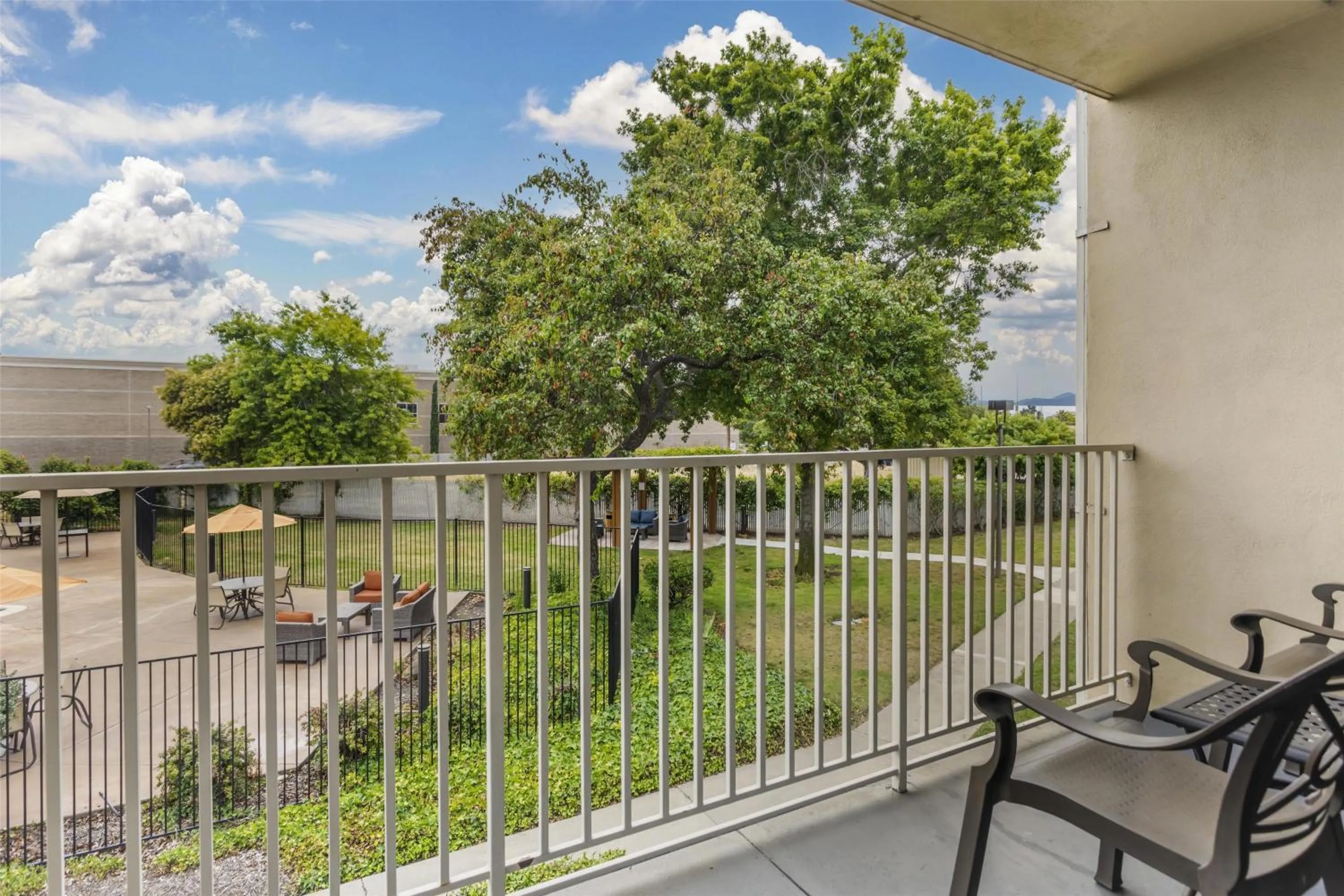 Bedroom in Best Western Plus Garden Court Inn