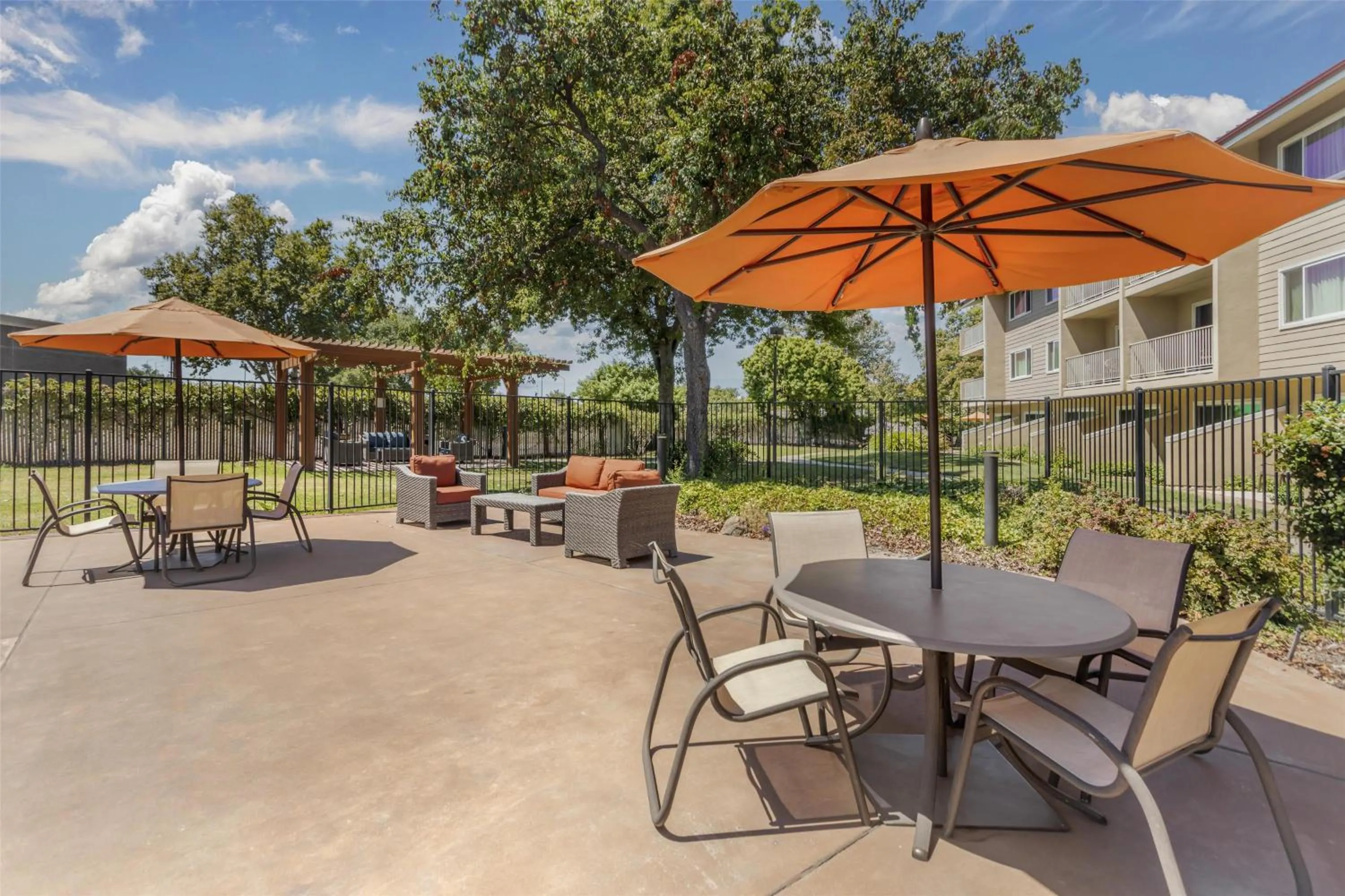 Pool view in Best Western Plus Garden Court Inn