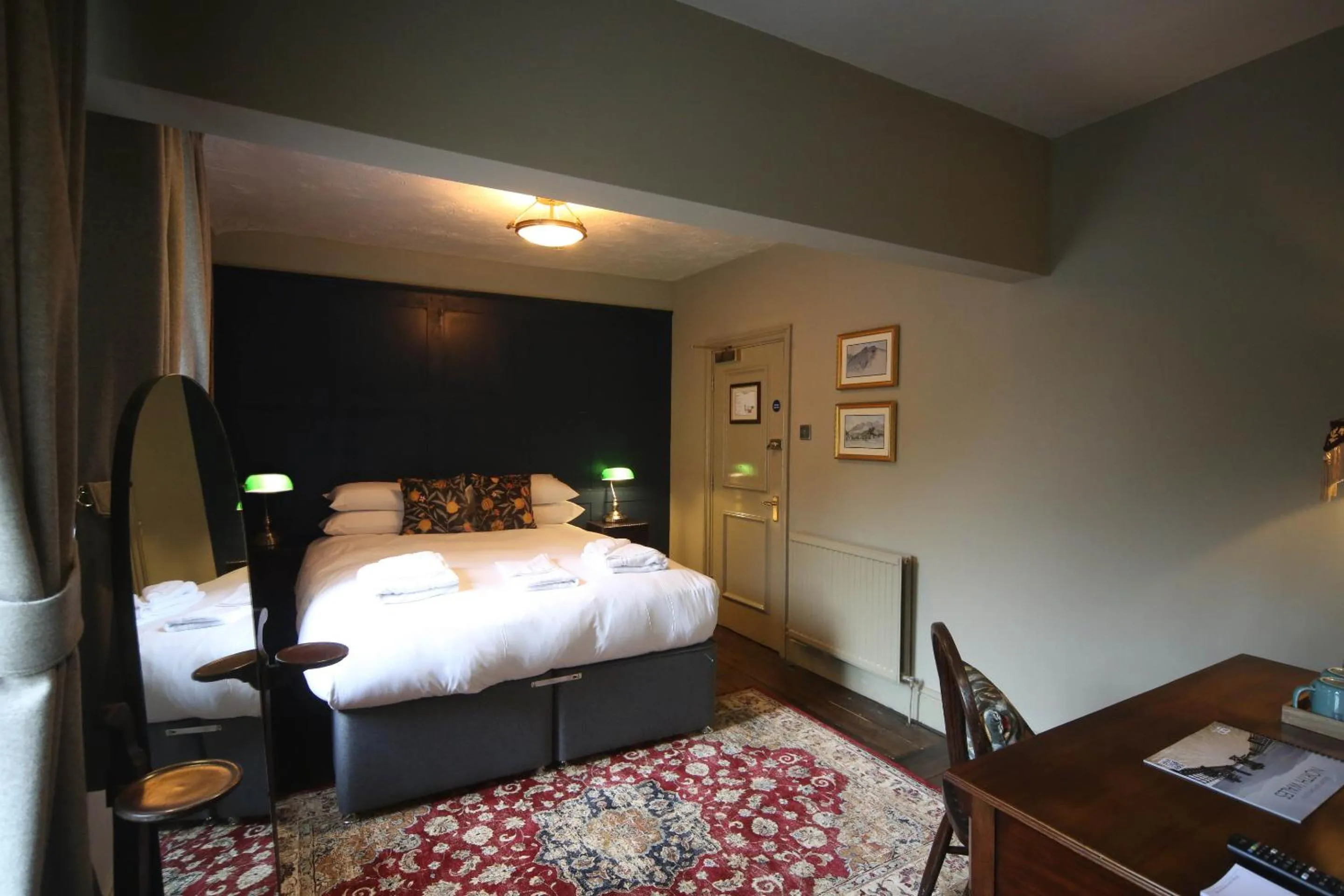 Bedroom, Bed in Pont Y Pair Inn