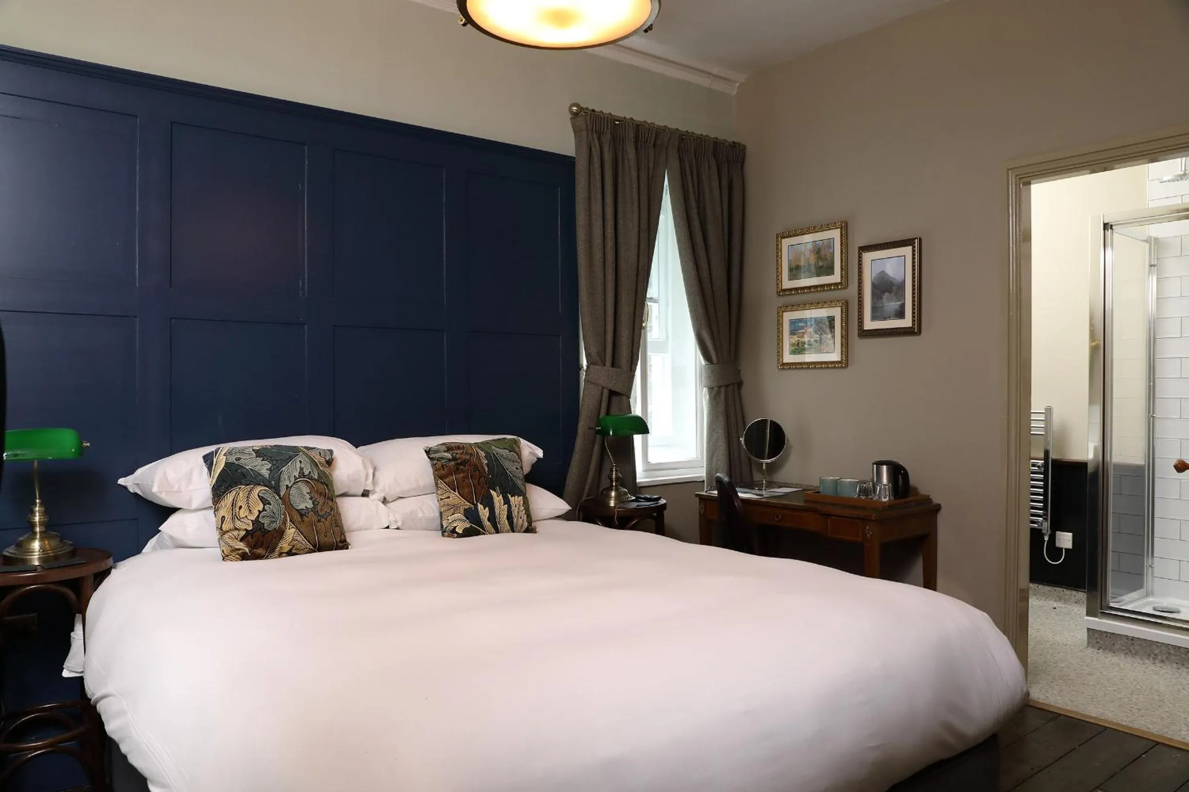 Bedroom, Bed in Pont Y Pair Inn