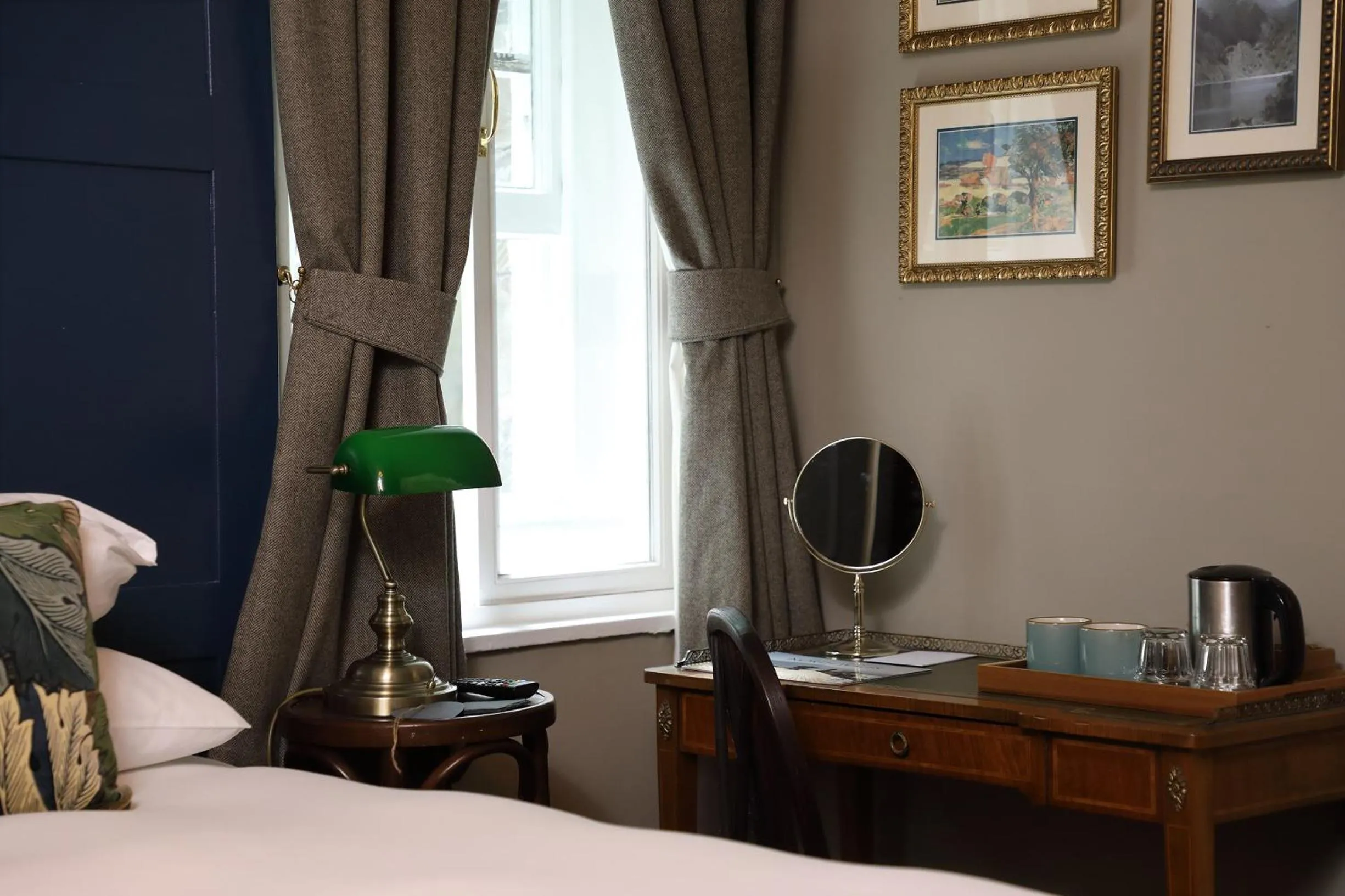 Bedroom, Bed in Pont Y Pair Inn