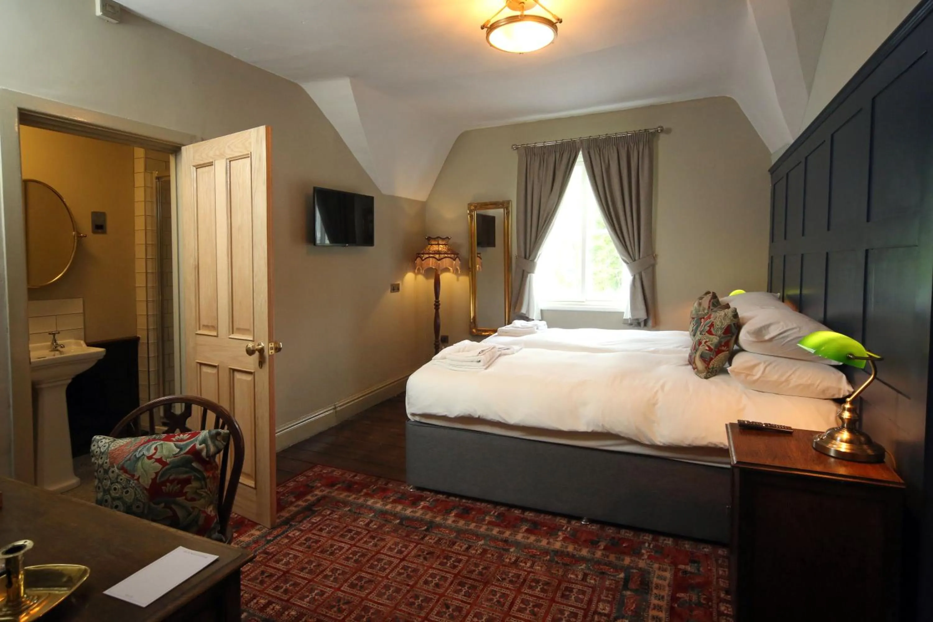 Bedroom, Bed in Pont Y Pair Inn