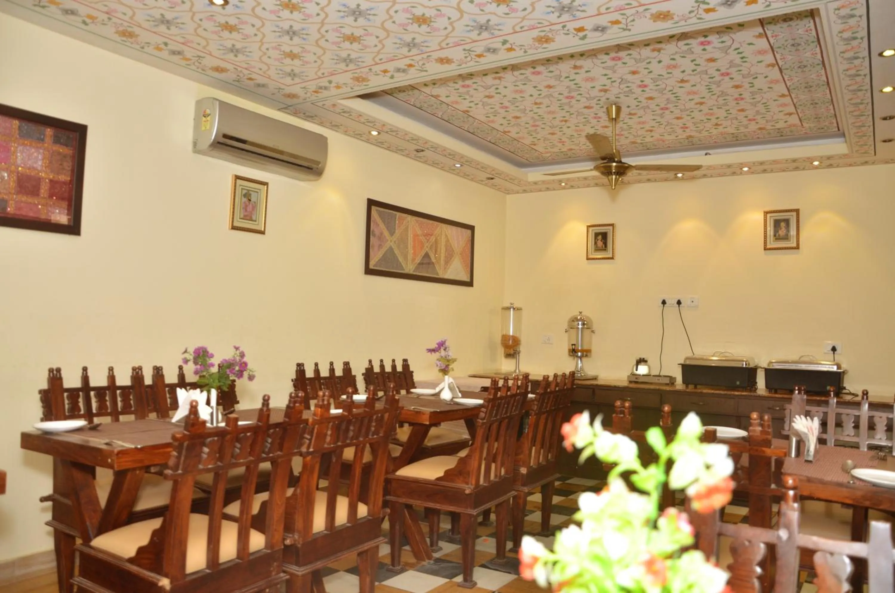 Restaurant/places to eat in Rajputana Haveli - Jaipur