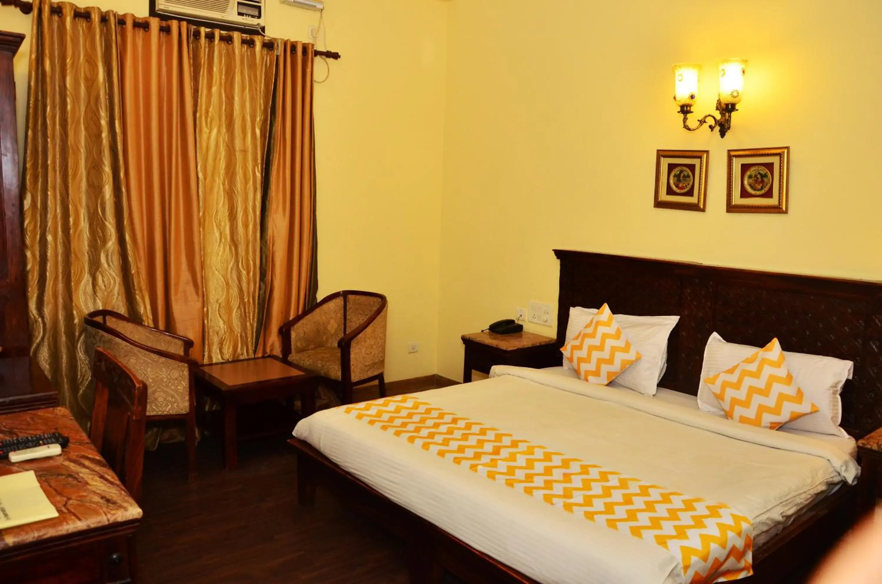 Bedroom, Bed in Rajputana Haveli - Jaipur Bedroom, Bed in Rajputana Haveli - Jaipur