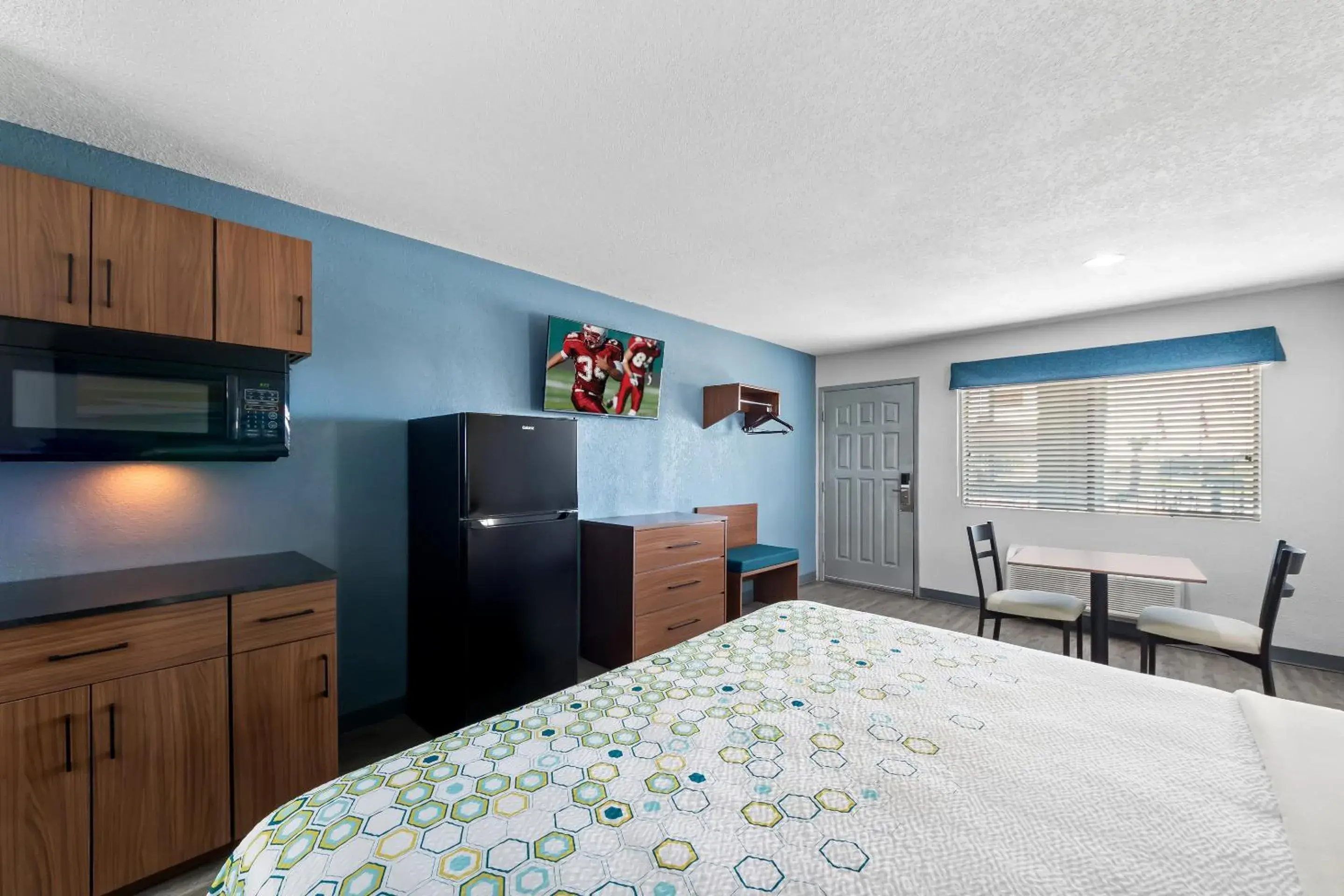 Photo of the whole room, Bed in HomeTowne Studios by Red Roof San Antonio E - Frost Bank Center Photo of the whole room, Bed in HomeTowne Studios by Red Roof San Antonio E - Frost Bank Center