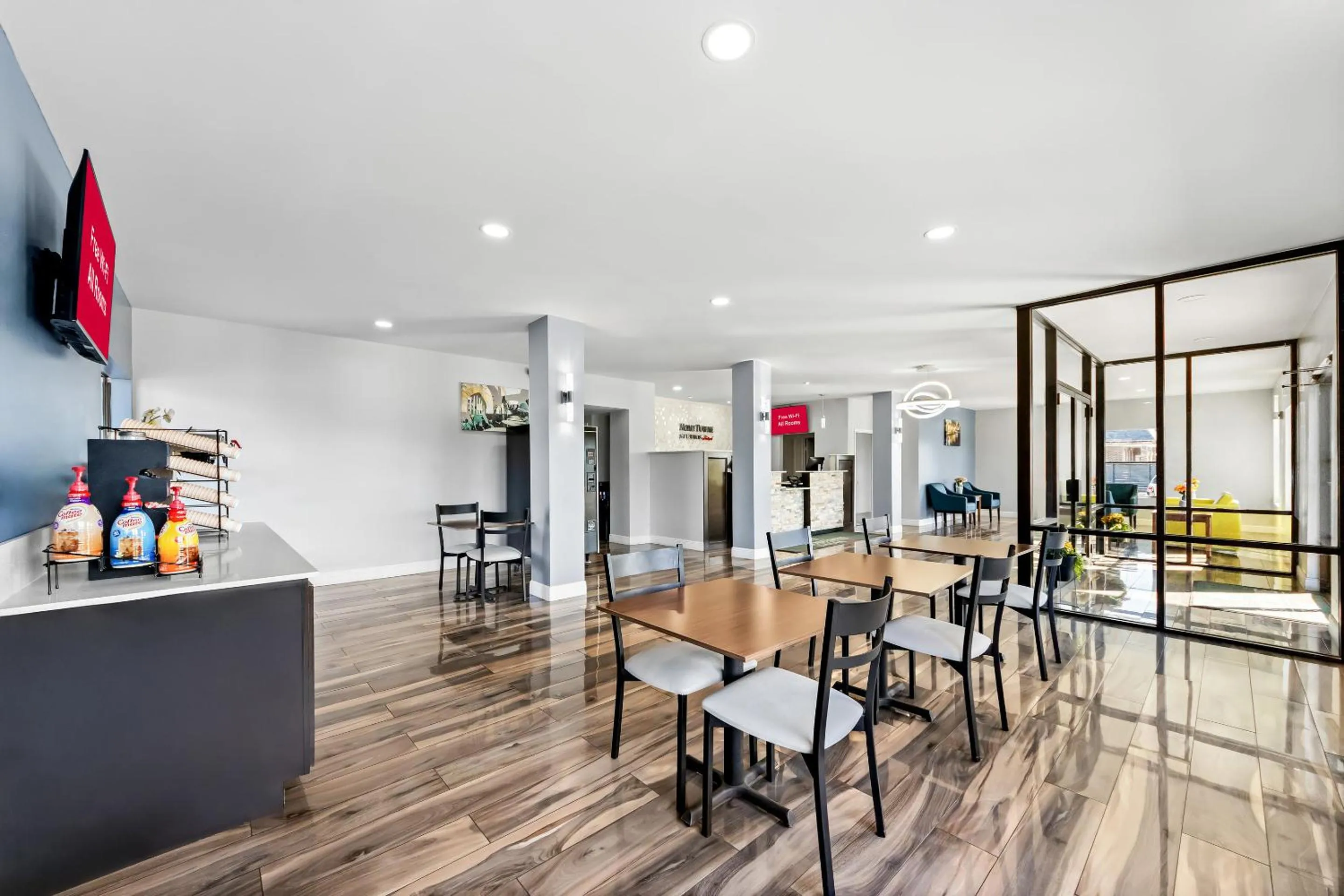 Breakfast in HomeTowne Studios by Red Roof San Antonio E - Frost Bank Center