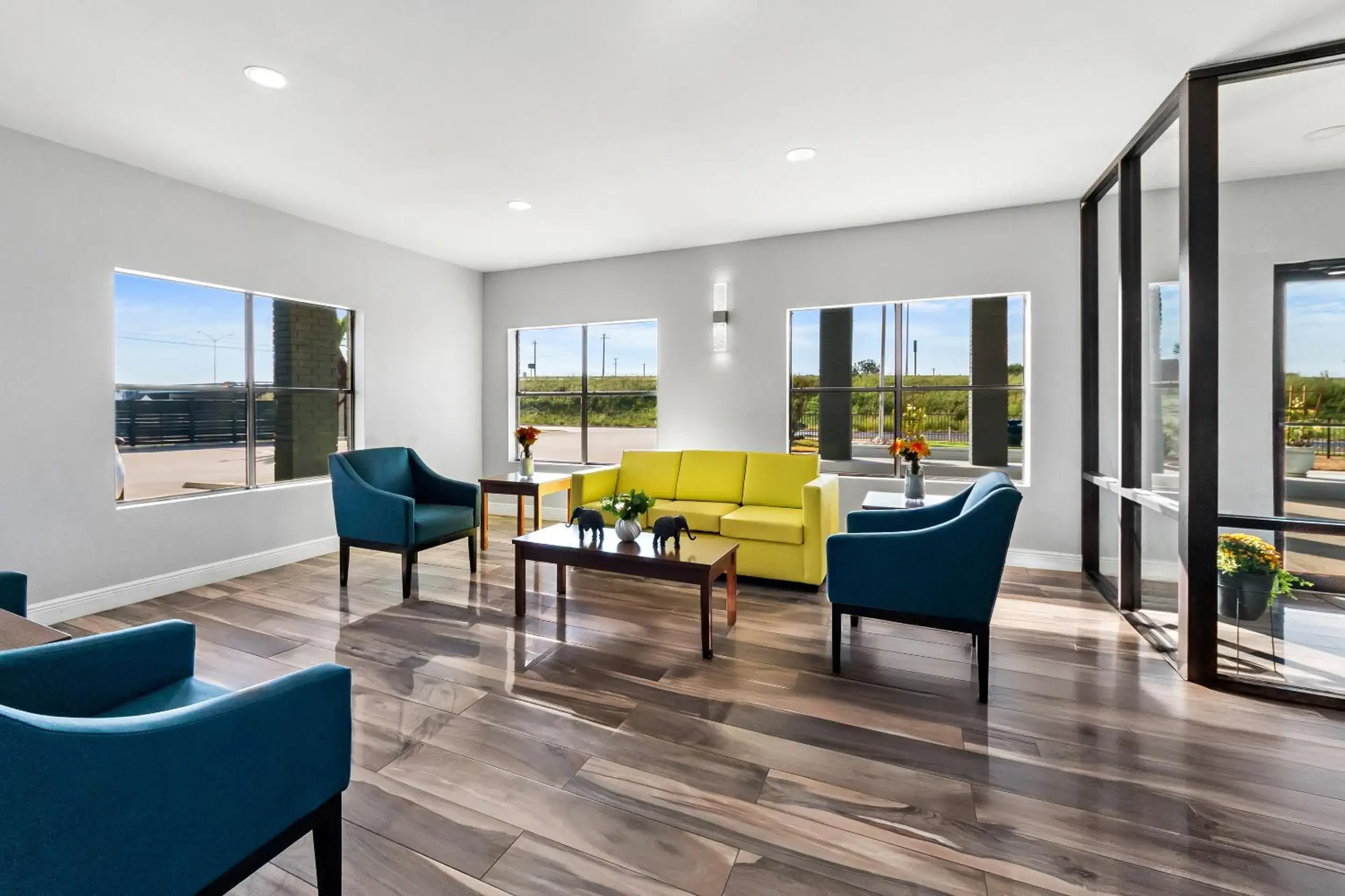 Lobby or reception in HomeTowne Studios by Red Roof San Antonio E - Frost Bank Center Lobby or reception in HomeTowne Studios by Red Roof San Antonio E - Frost Bank Center