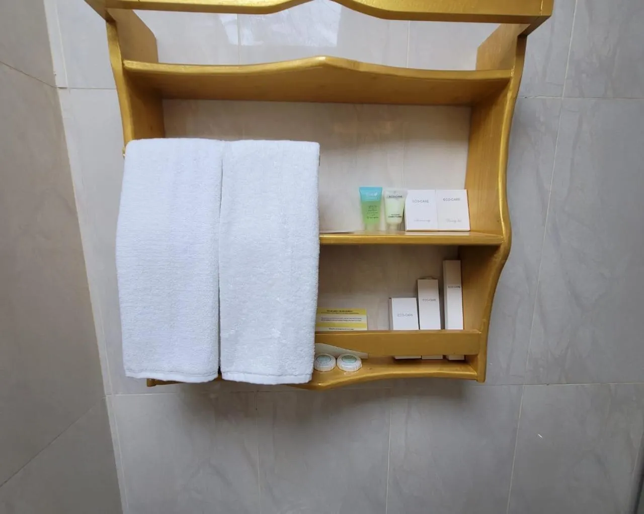 Bathroom in Camphor Hotel