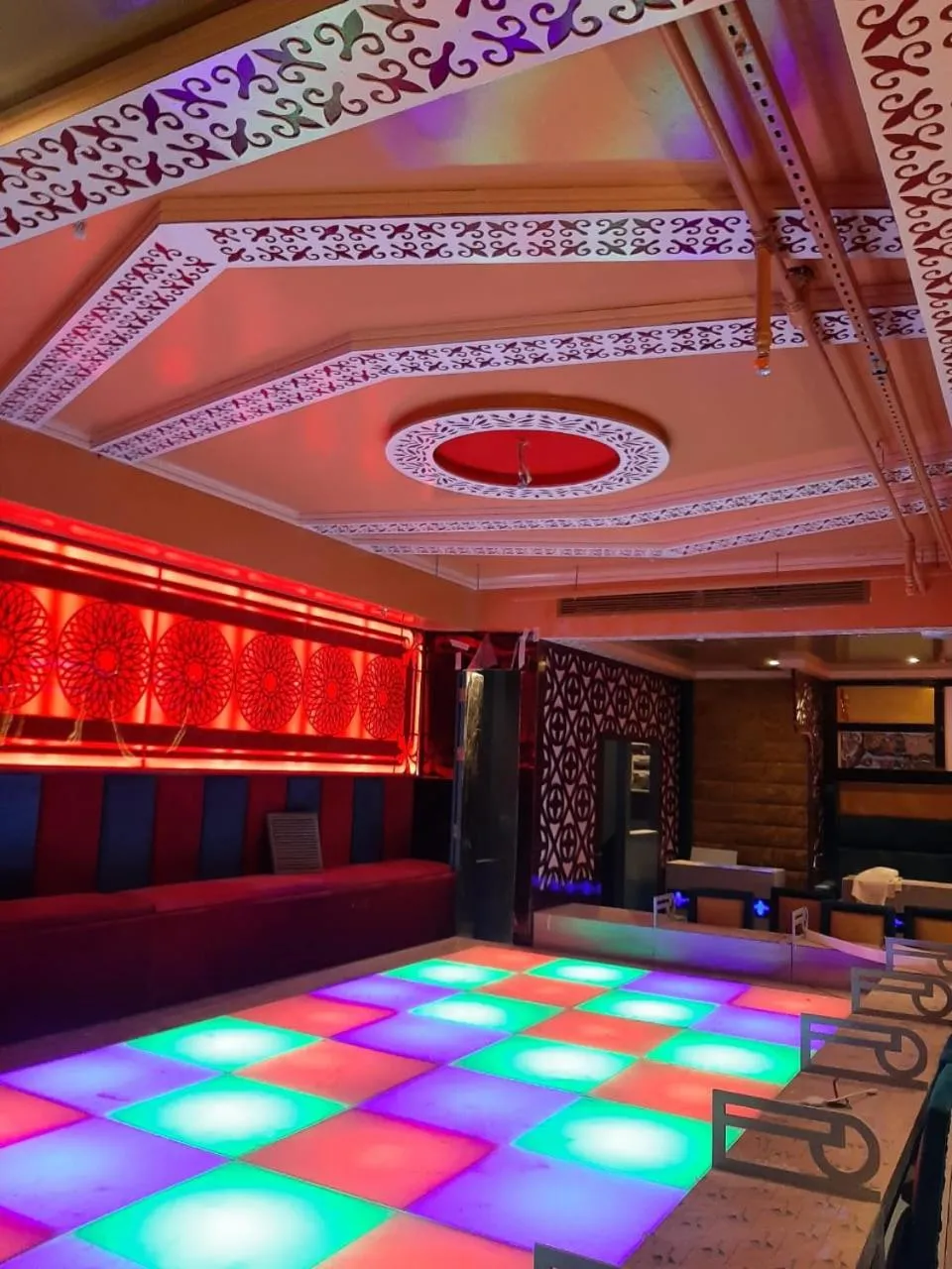 Nightclub / DJ in Camphor Hotel