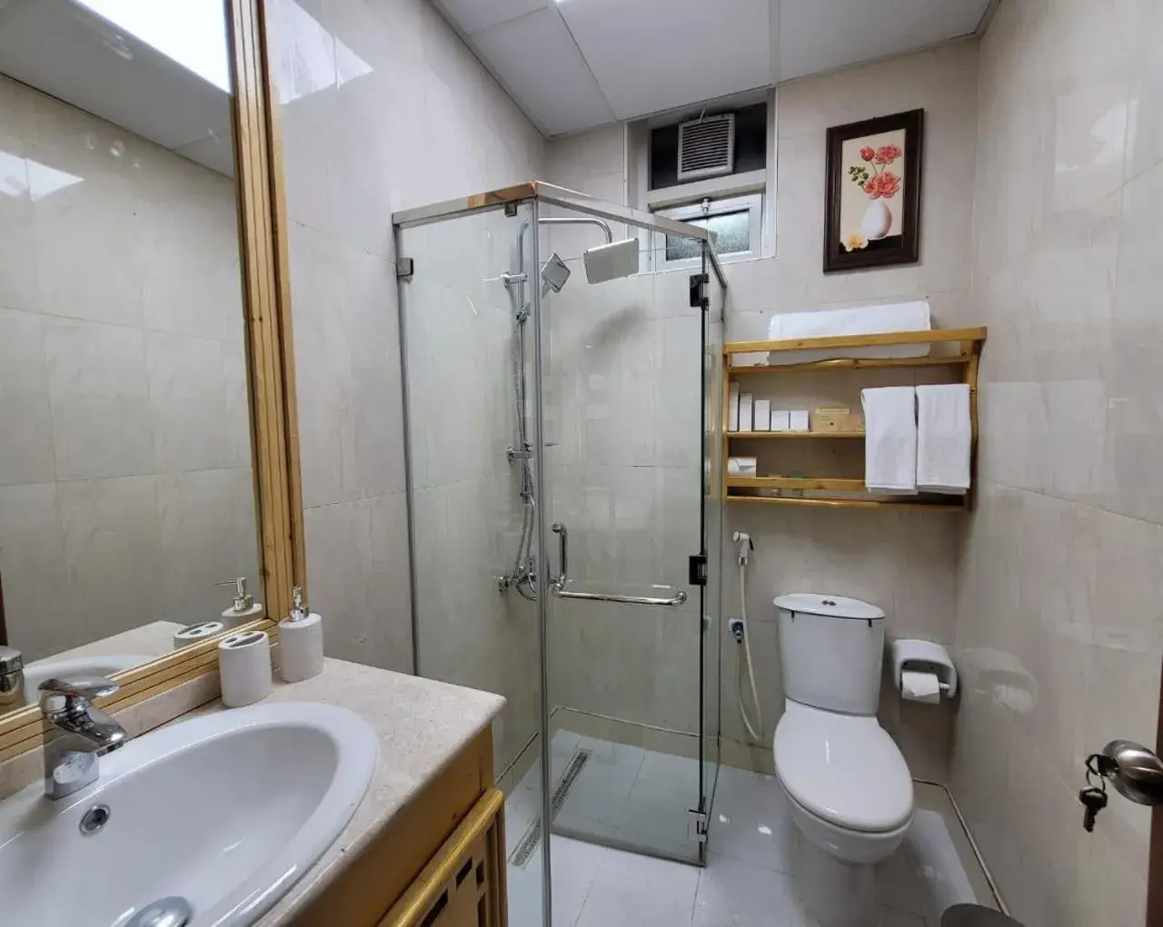 Deluxe Double or Twin Room in Camphor Hotel Deluxe Double or Twin Room in Camphor Hotel